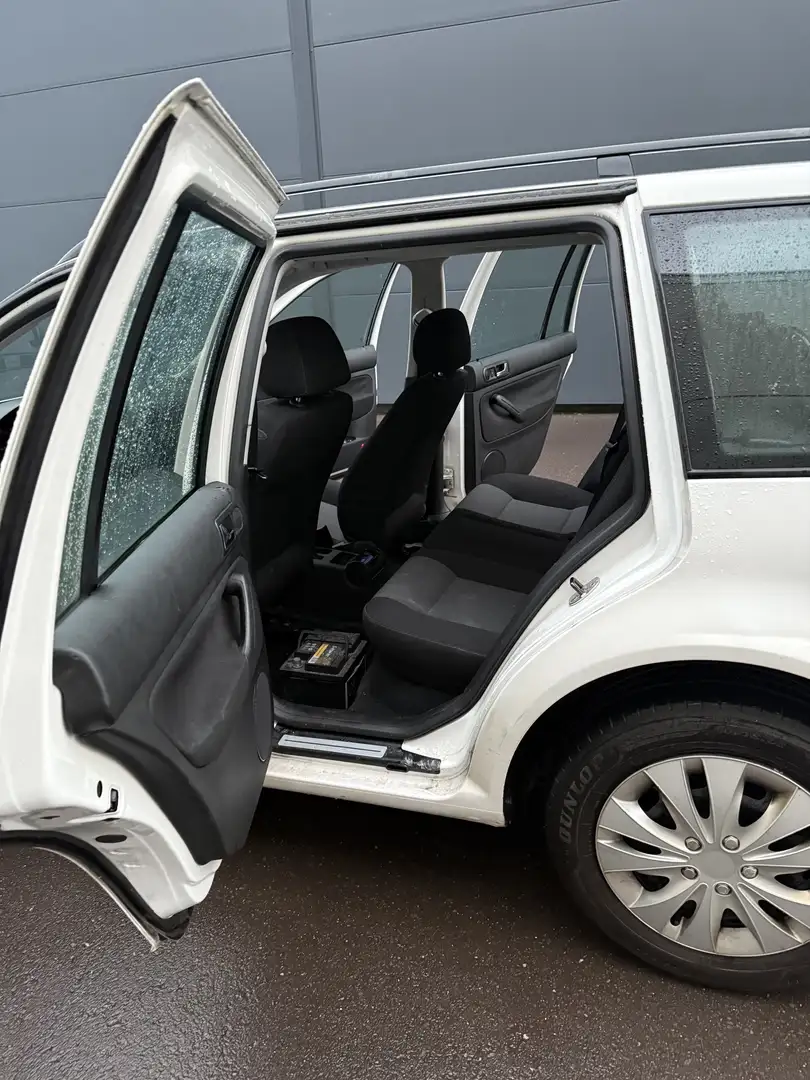 Volkswagen Golf 1.6 Weiß - 2