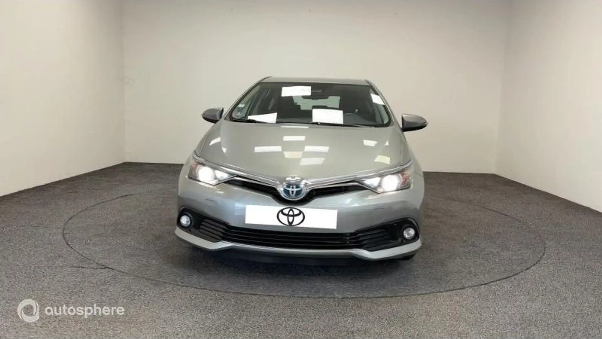 Toyota Auris HSD 136h Dynamic - 2