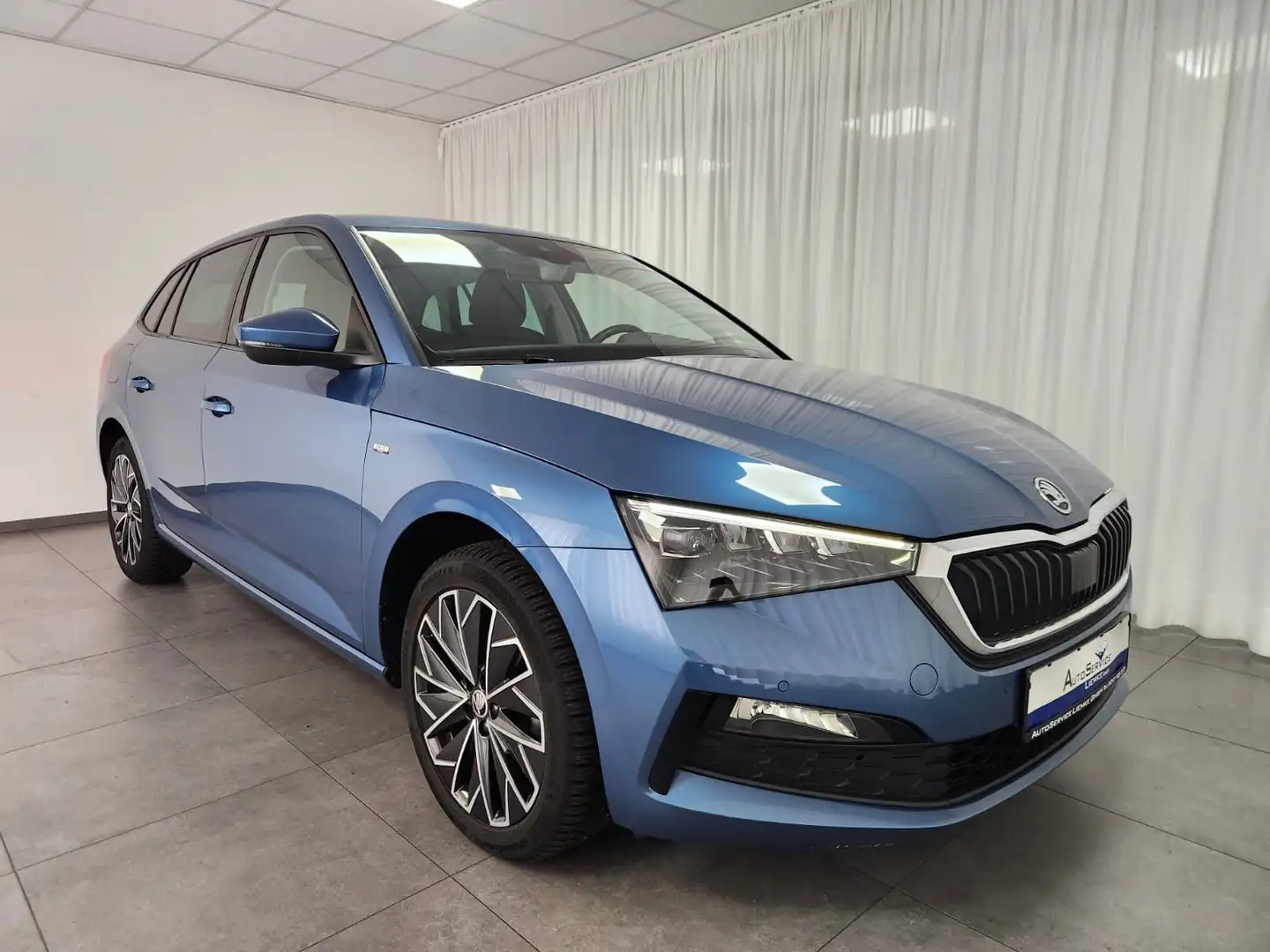 Skoda Scala DRIVE 125 116PS AHK SHZ KAM CarPlay Blau - 1
