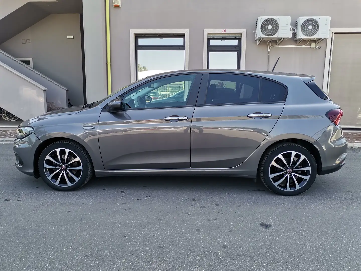 Fiat Tipo 5p 1.4 Lounge 95cv Gris - 2