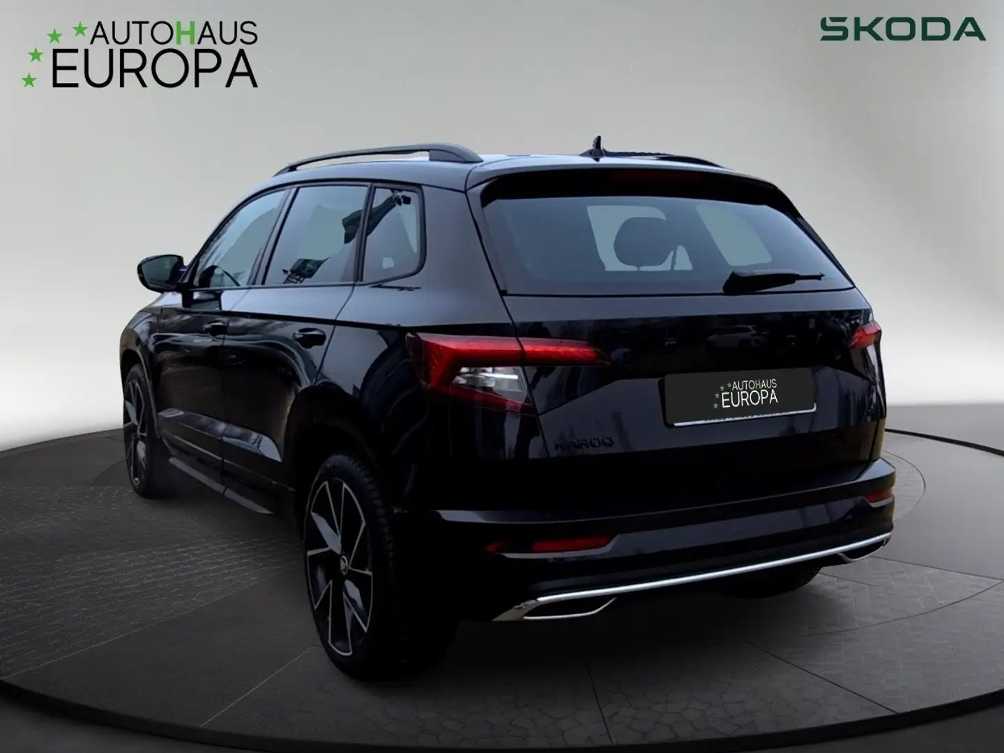 Skoda Karoq 2.0 TDI DSG 4x4 Sportline ACC Kam360 Navi Pano 4xS Schwarz - 2
