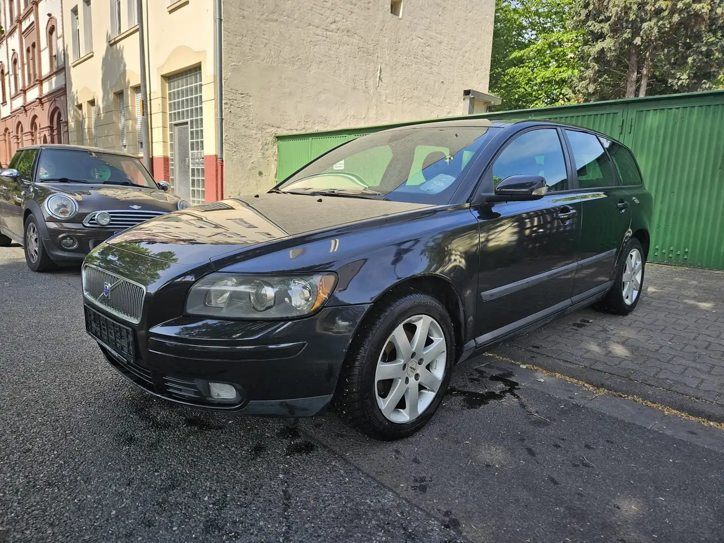 Volvo V50 1.6 D Kinetic Schwarz - 1