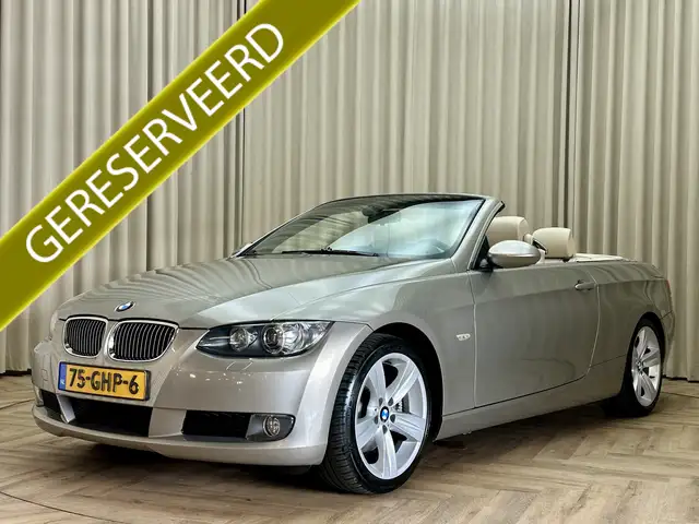 BMW 325 3-serie Cabrio 325i High Executive E93 / 3.0L / 6-