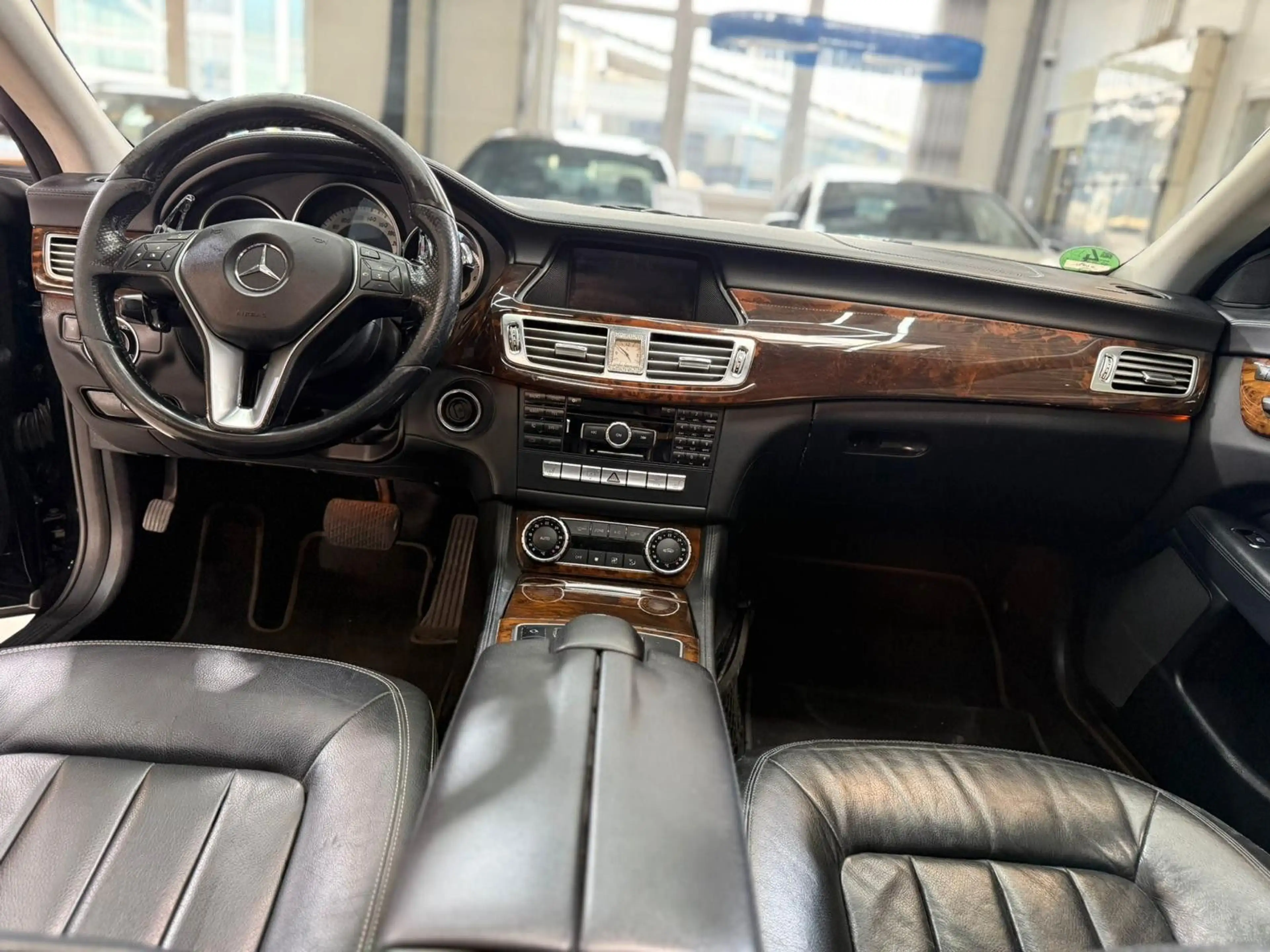 Mercedes-Benz CLS 350 BE PDC Navi Xenon Foliert Export — photo 14