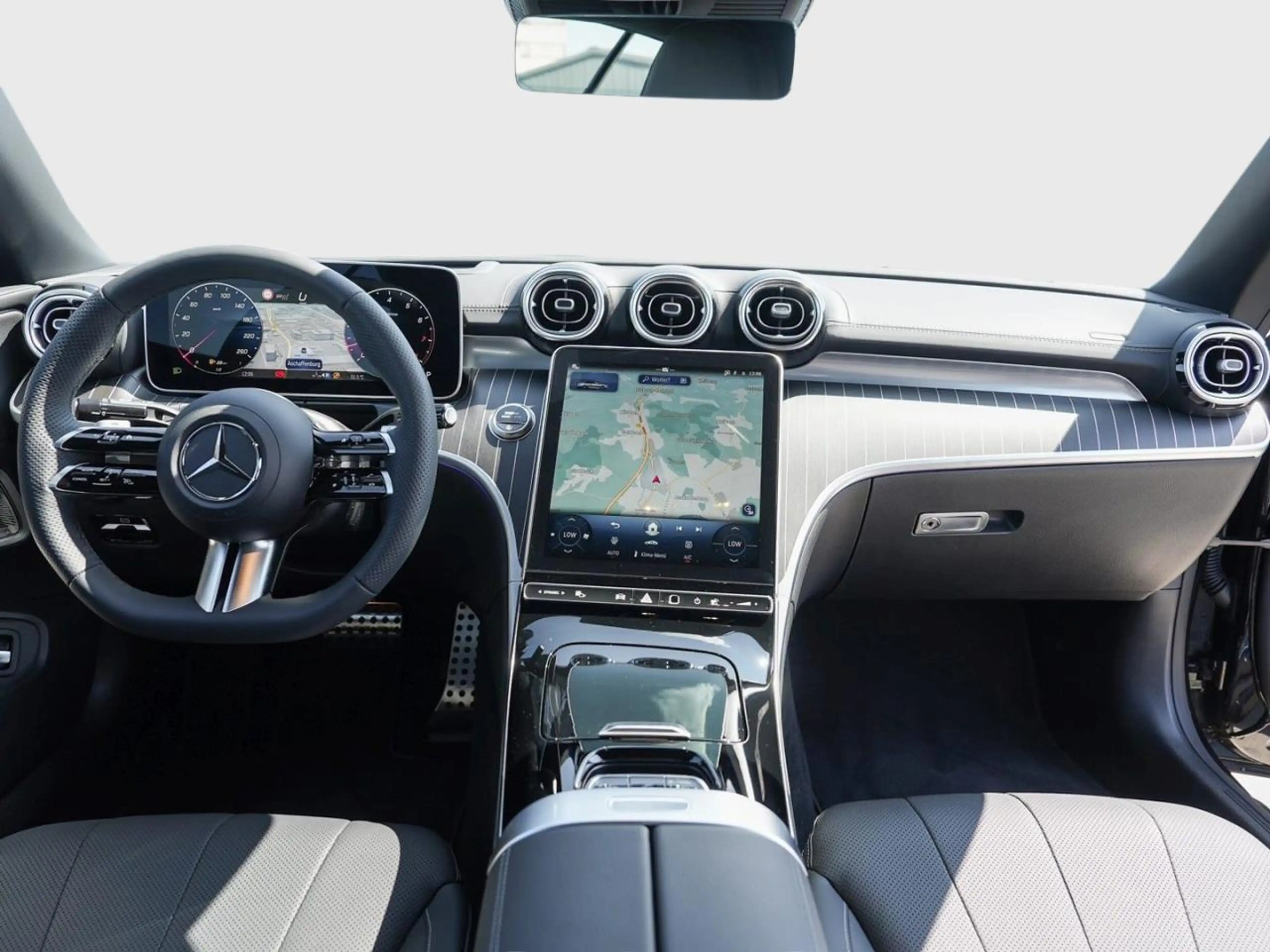 Mercedes-Benz CLE 300 4MATIC Cabriolet AMG 360° Distronic HUD — photo 12