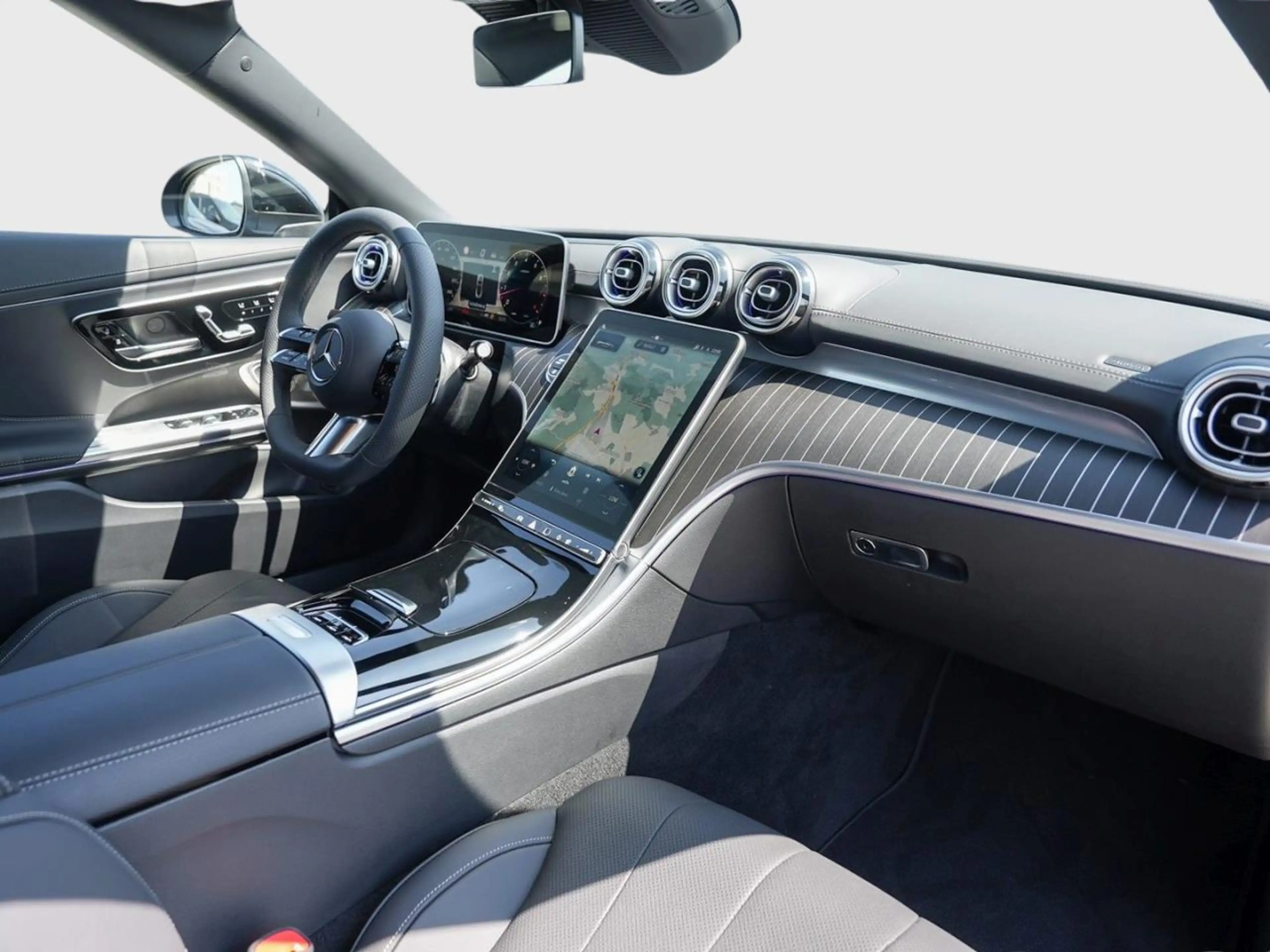 Mercedes-Benz CLE 300 4MATIC Cabriolet AMG 360° Distronic HUD — photo 10