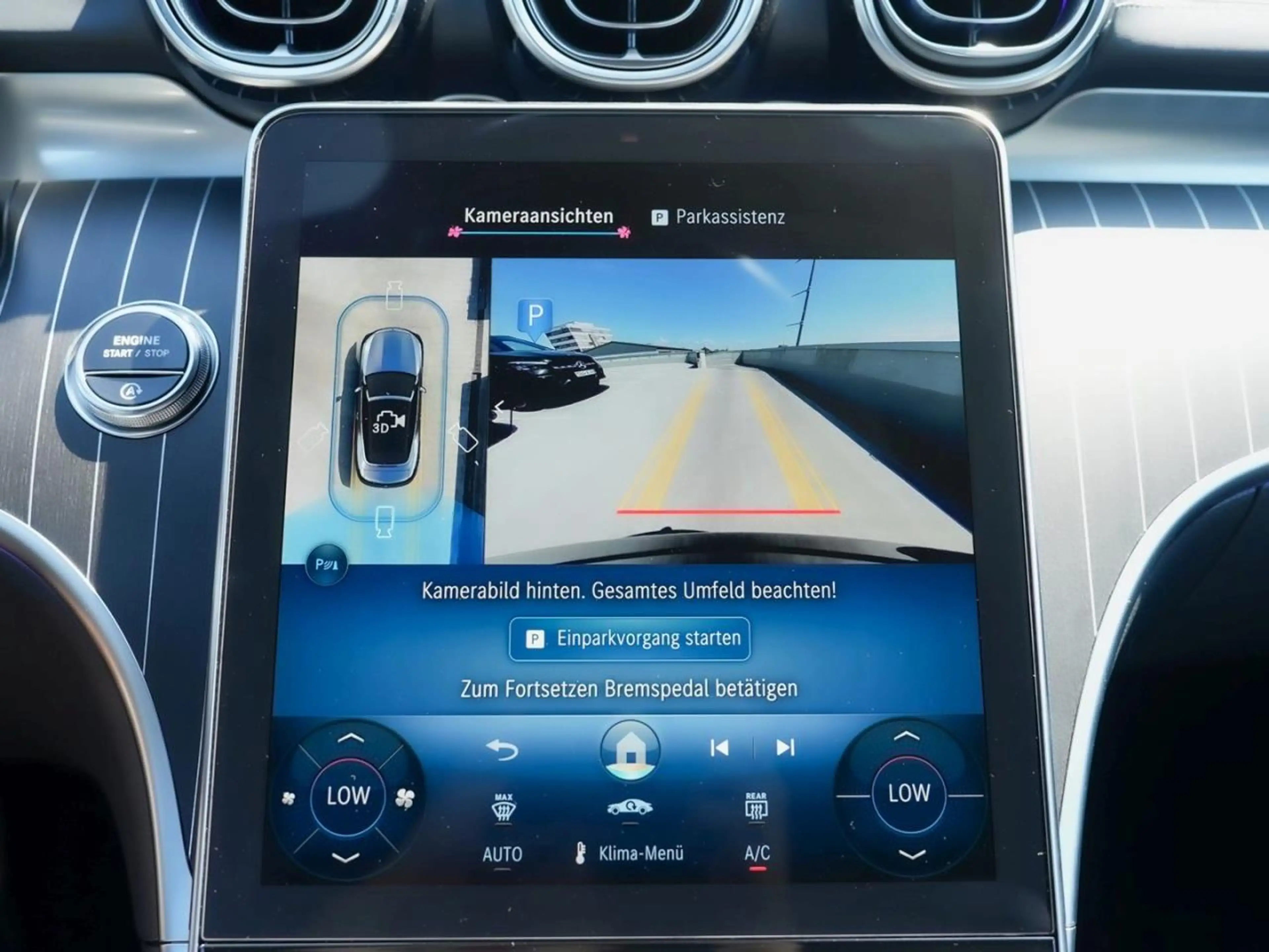 Mercedes-Benz CLE 300 4MATIC Cabriolet AMG 360° Distronic HUD — photo 14