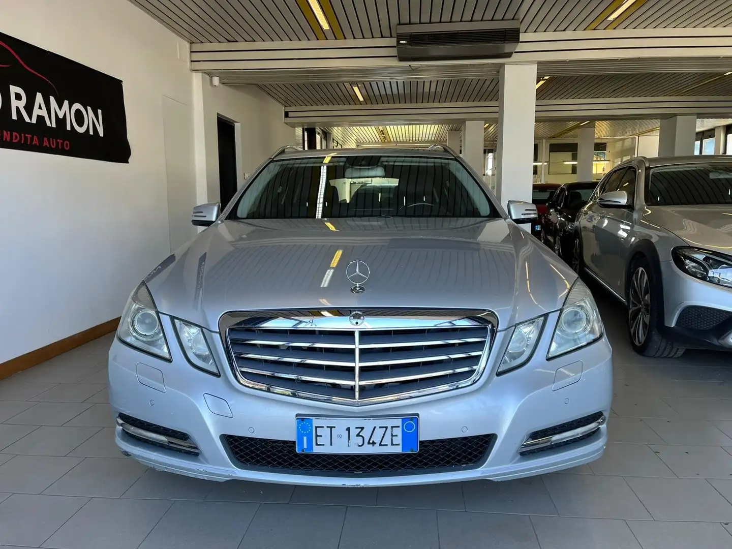 Mercedes-Benz E 250 Classe E W212 SW cdi be Avantgarde 4matic auto FL Grigio - 2