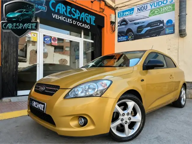 Kia Ceed / cee'd 2.0CRDi Emotion