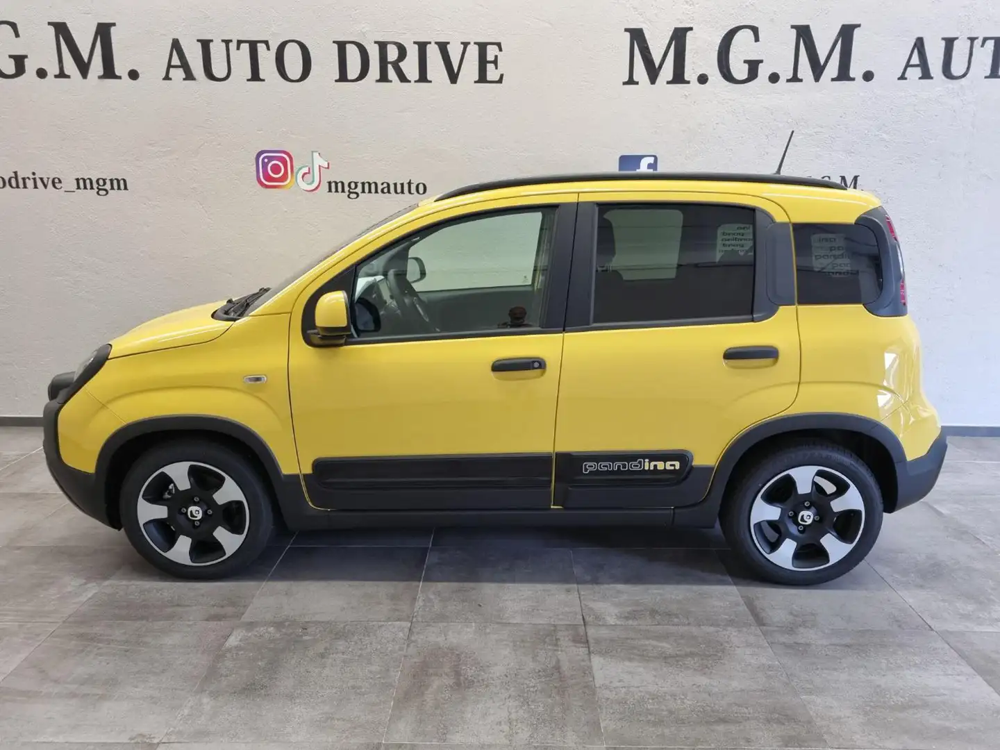 Fiat Panda 1.0 FireFly S&S Hybrid Pandina Giallo - 2
