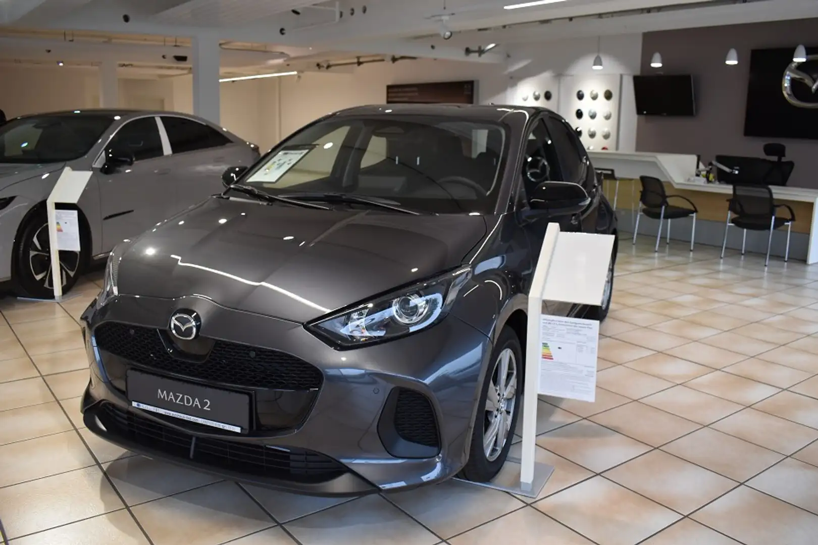 Mazda 2 Hybrid 1.5L Hybrid VVT-i 116 Exclusive-Line Grau - 2
