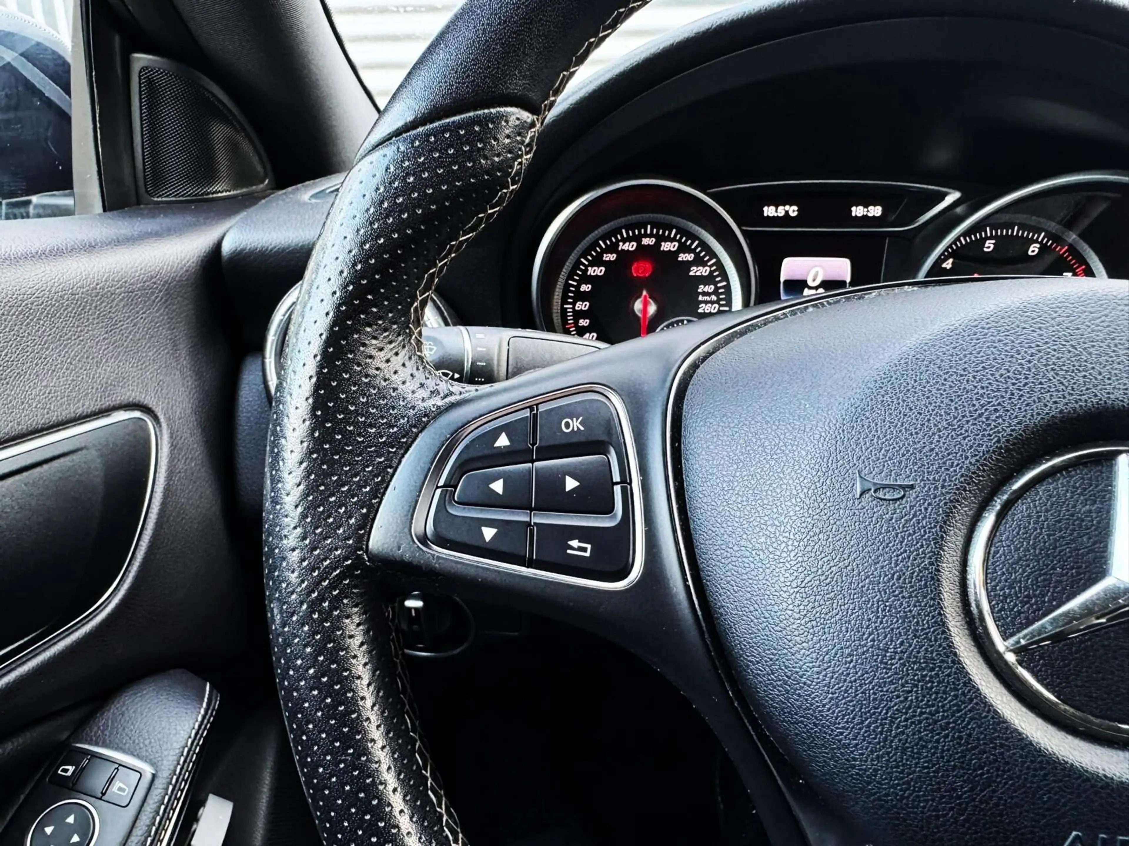 Mercedes-Benz CLA 180 Business Solution/Camera/Cruise/stoelverwarming — photo 12