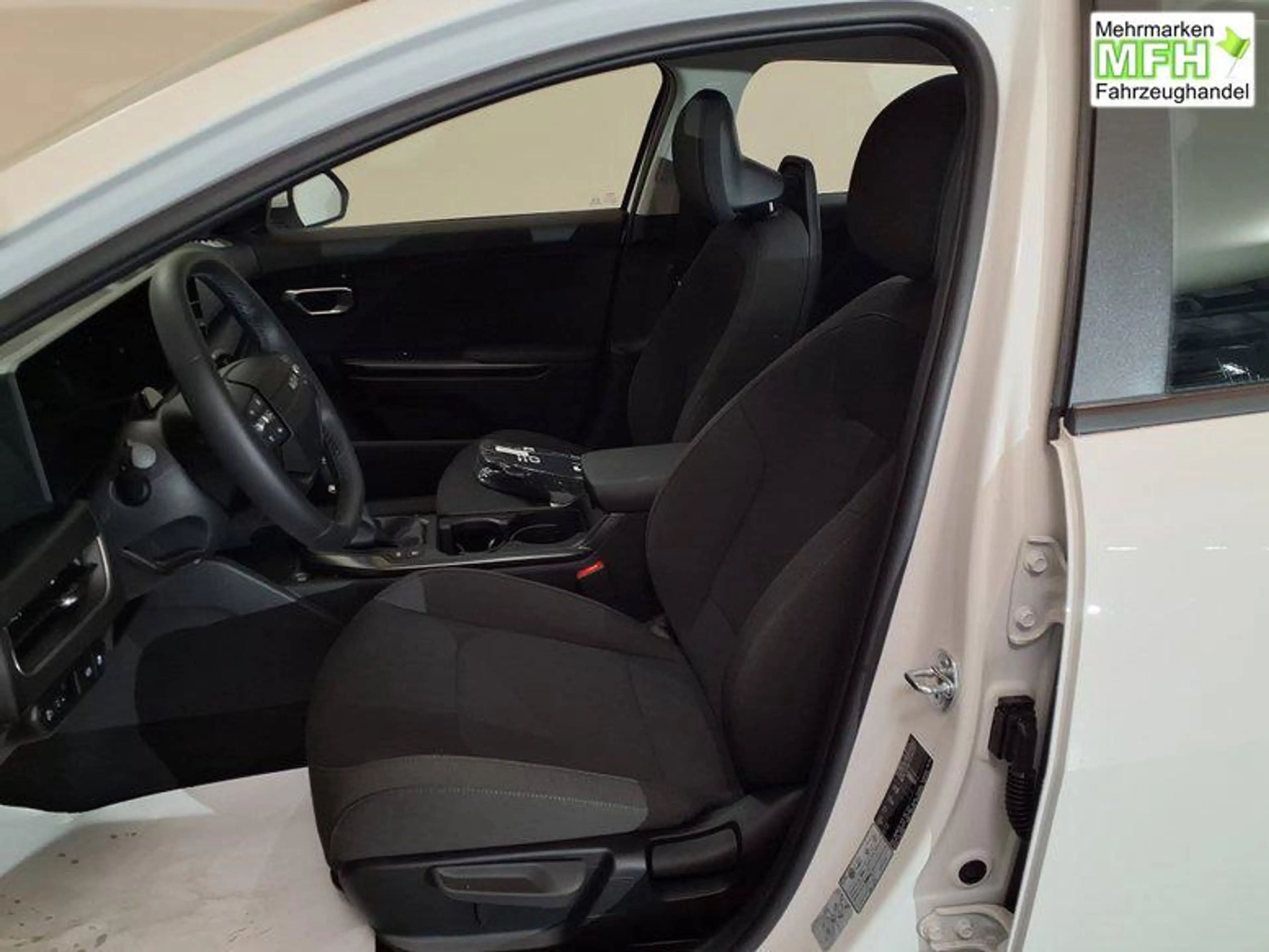 Kia K4 Core 1.0 T-GDI 6-Gang 85 kW (116 PS), Schaltget... — photo 8