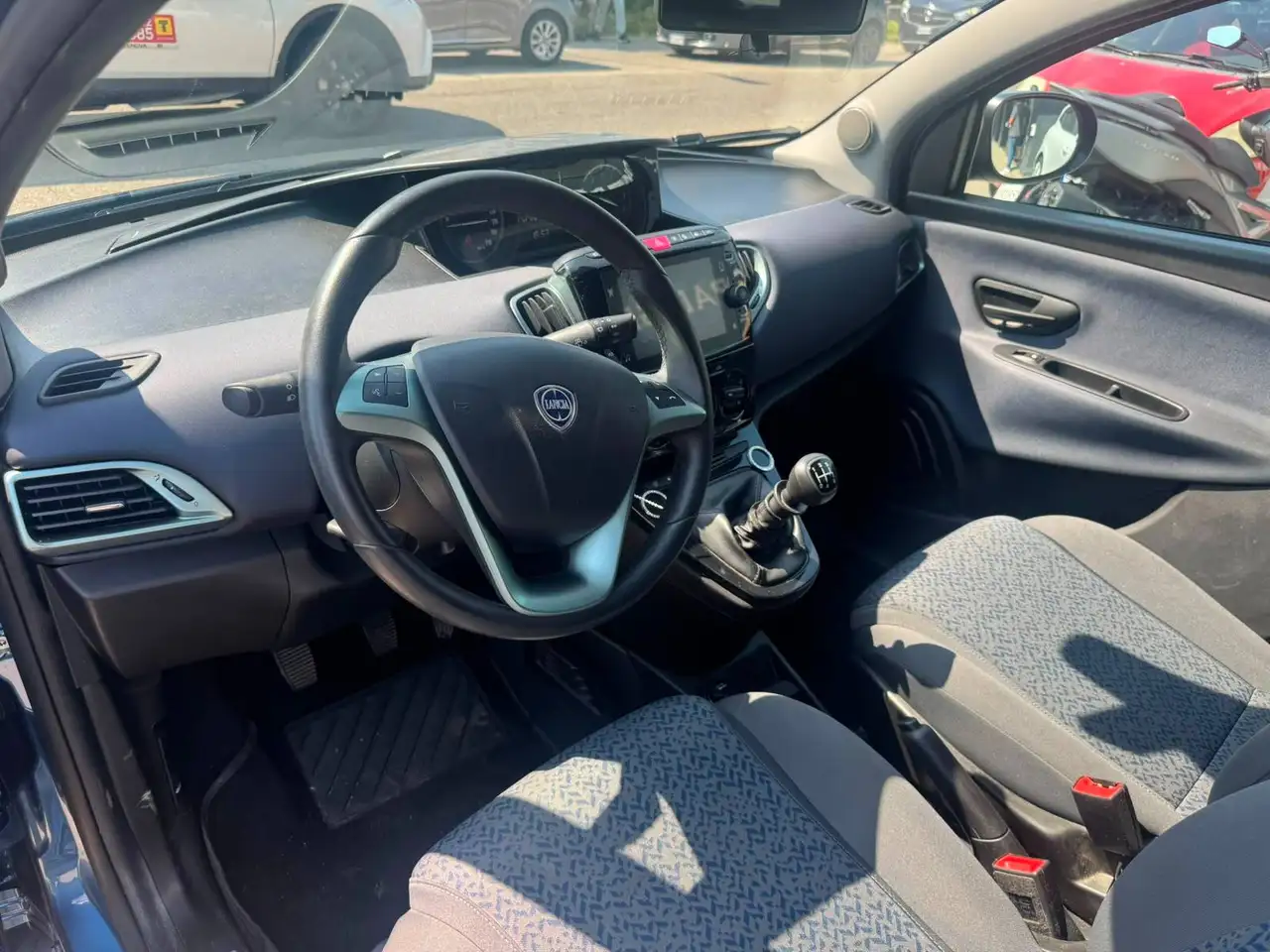 Lancia Ypsilon 2023 — фото 8