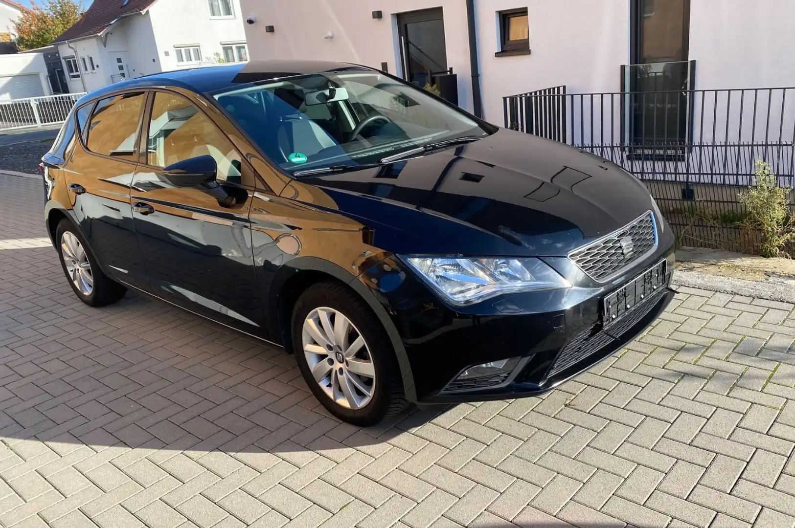 SEAT Leon Lim. 1.2 TSI Reference SHZ PDC Noir - 1