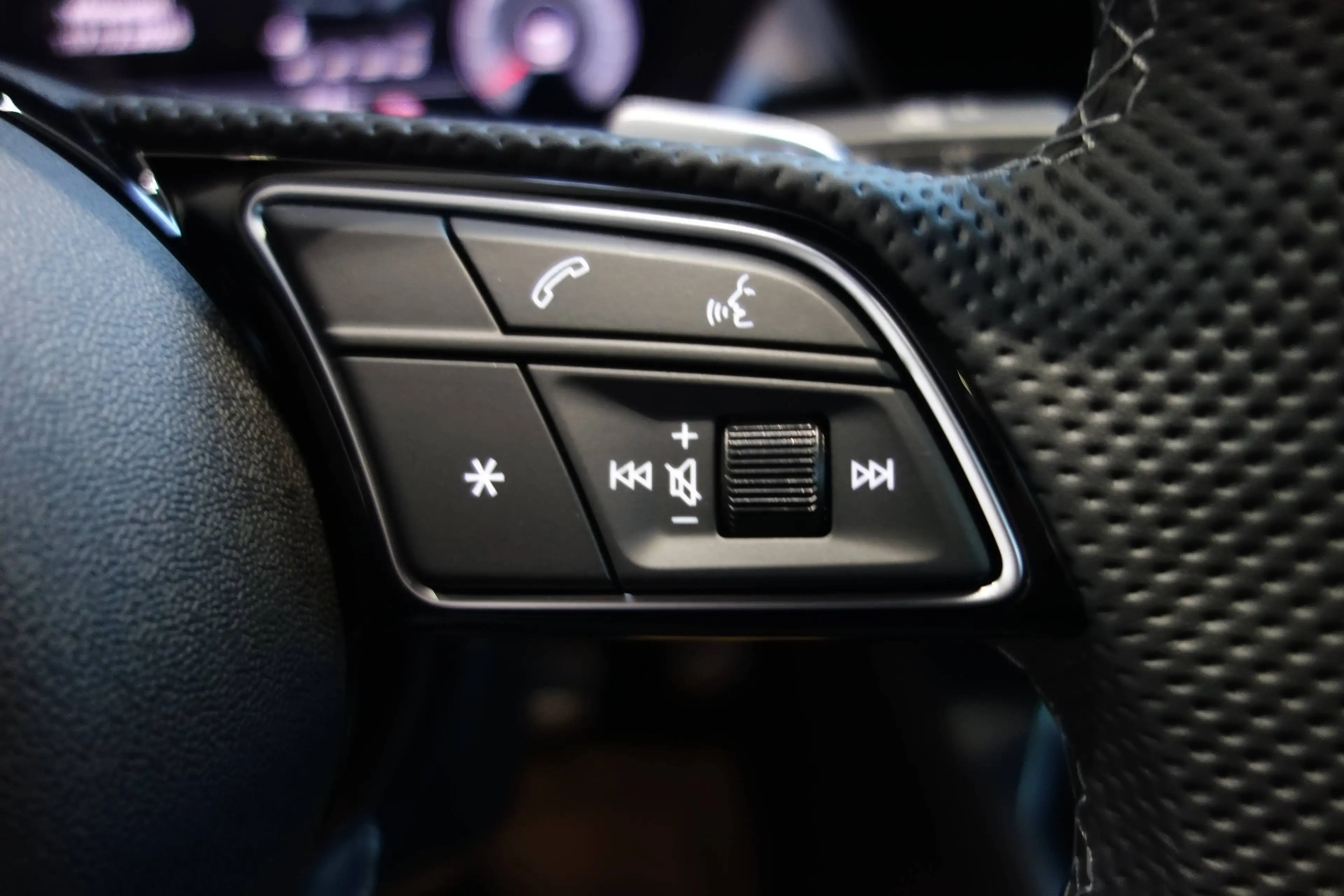 Audi A3 TFSI S-Line s-tronic — photo 11
