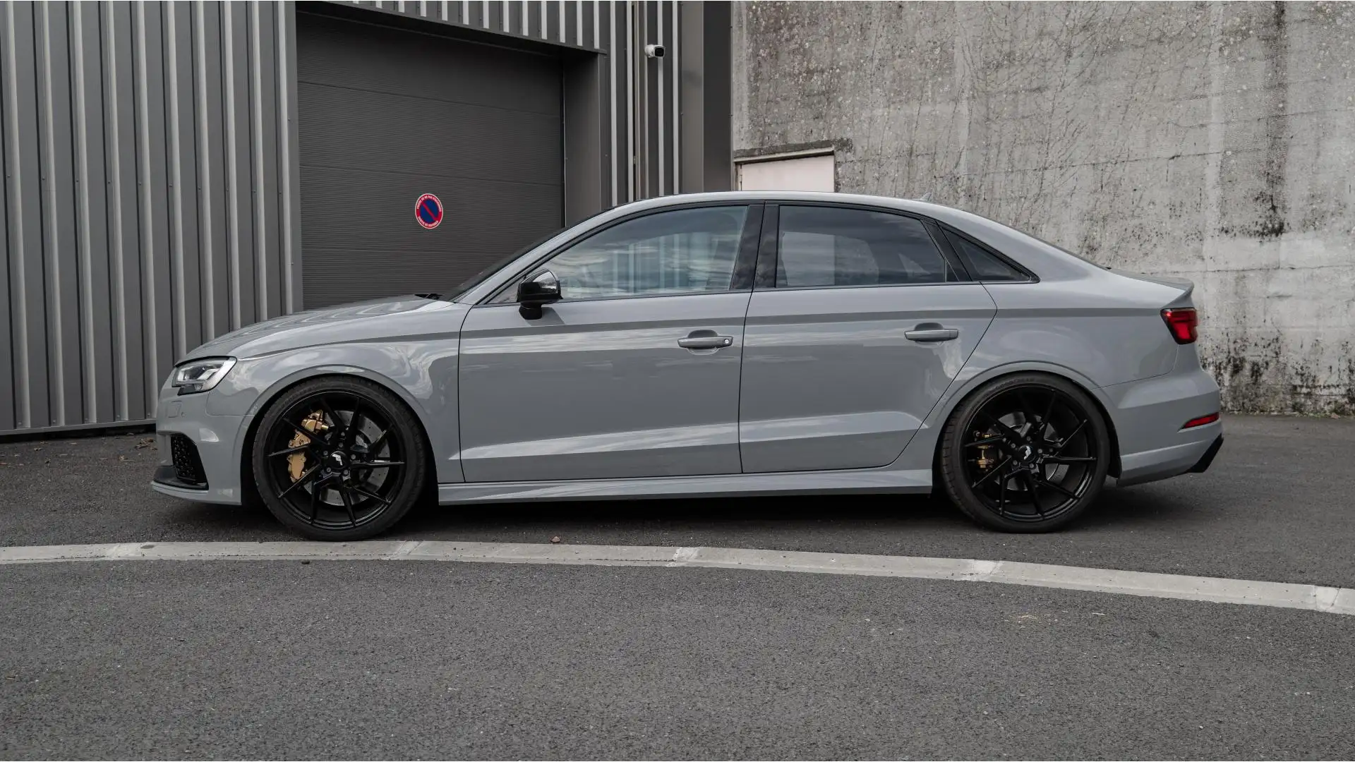 Audi RS3 RS3 Berline Quattro 2.5 TFSI - 400 - BV S-tronic RS3 8V BERLINE . PHASE 2 Grijs - 2