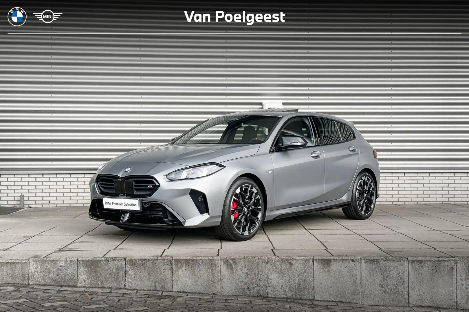 BMW 135 1 Serie M135 xDrive BMW 1 Serie M135i xDrive | M S Grijs - 1
