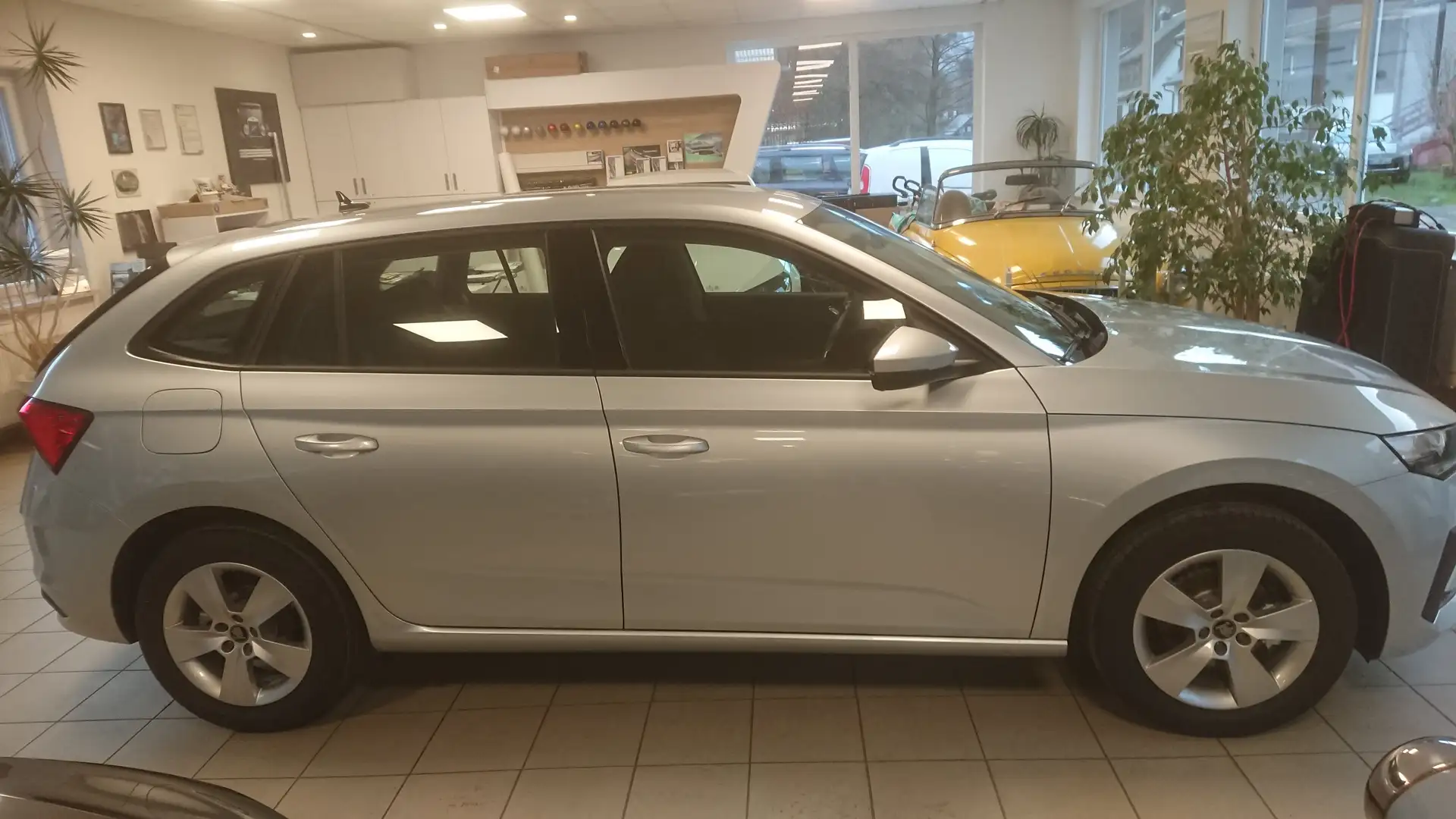 Skoda Scala Selection, LED, ALU, SH, eltr. FH, RF-Kamera, Silber - 2