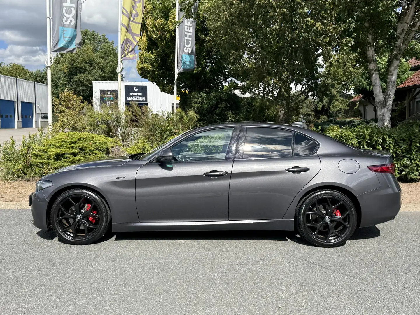 Alfa Romeo Giulia 2.0T Sprint 200PK Automaat•Veloce•Leder Grijs - 2
