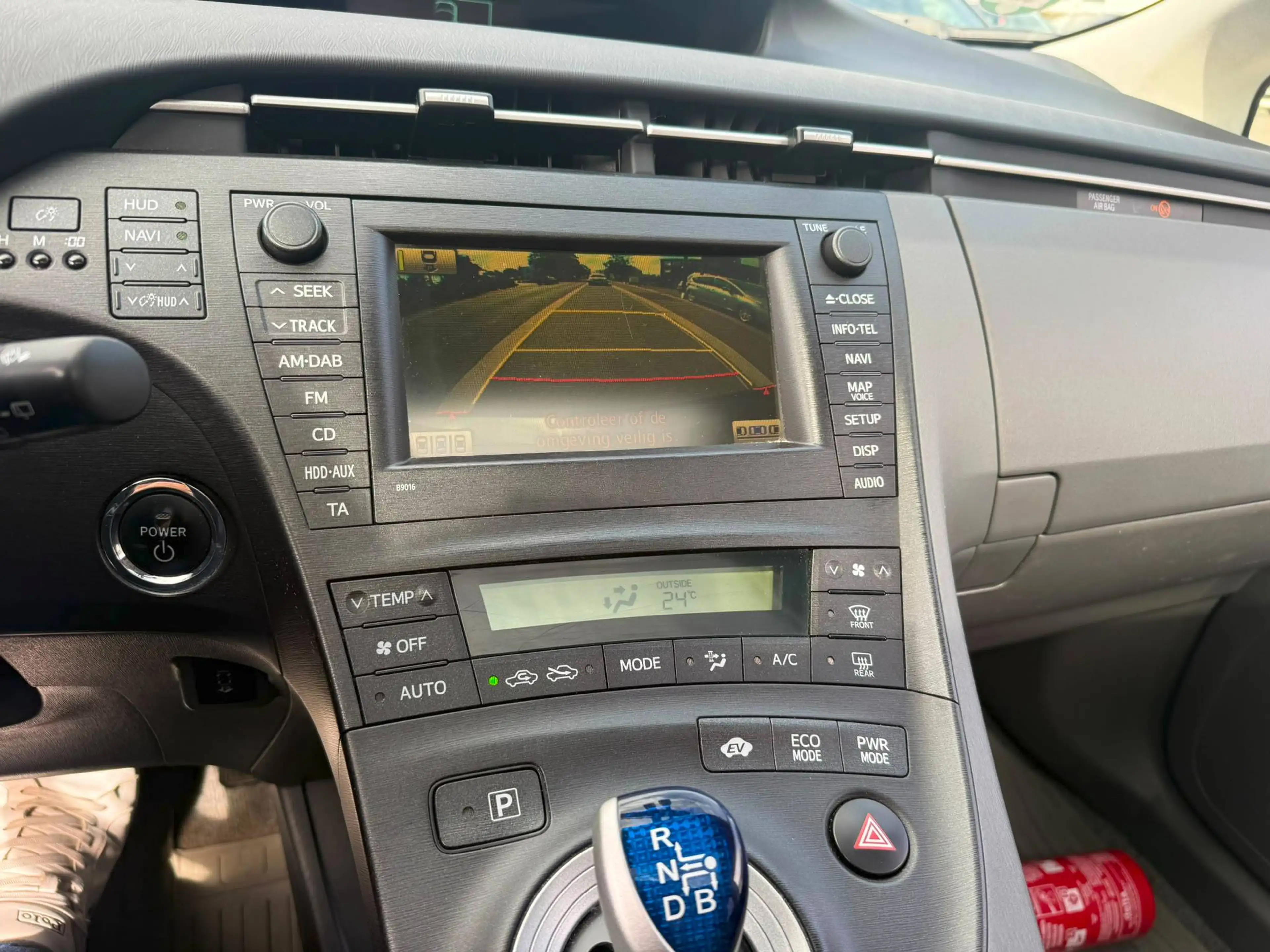 Toyota Prius Prius Hybrid 1.8i VVT-i Sol — photo 13