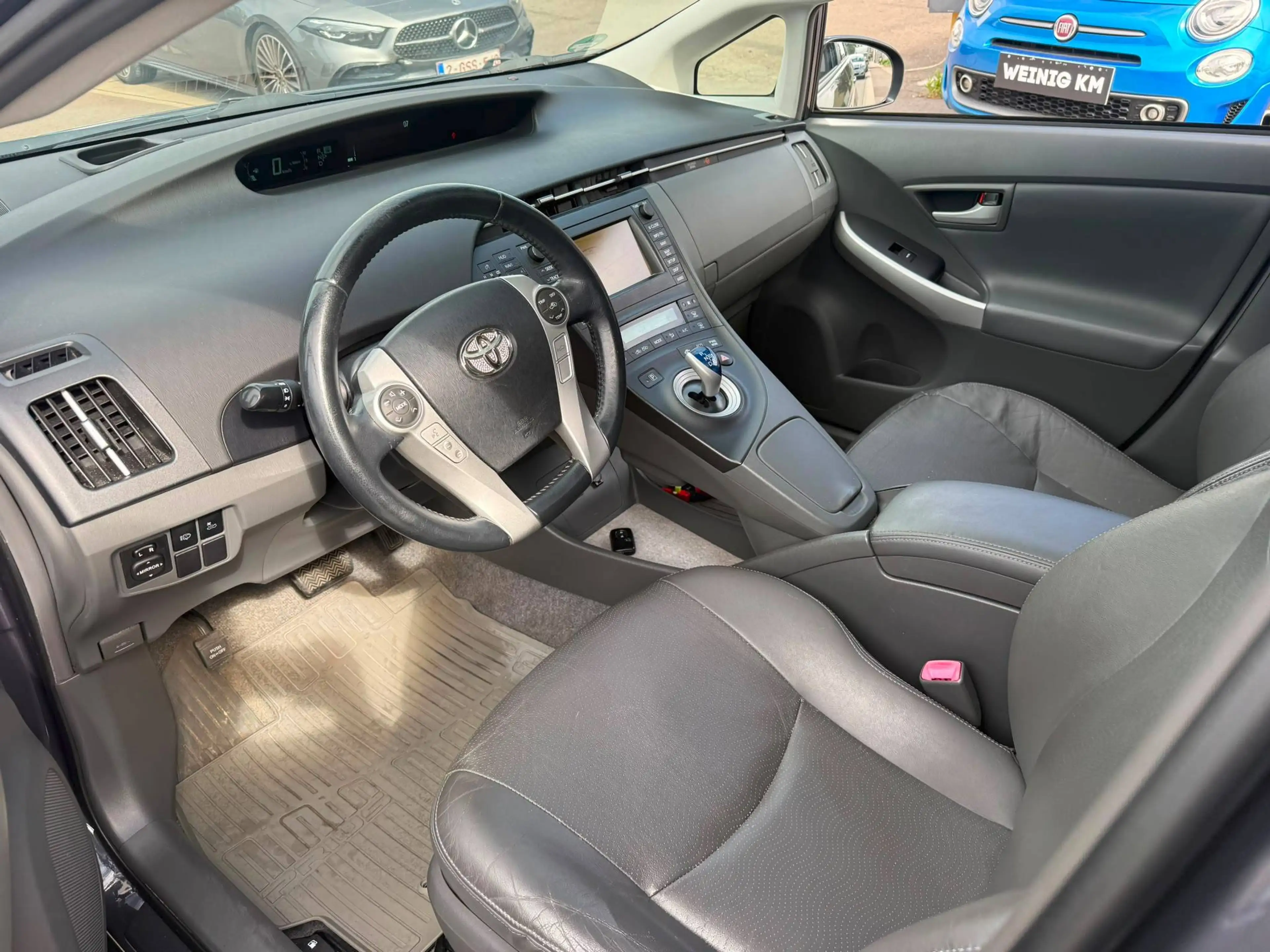 Toyota Prius Prius Hybrid 1.8i VVT-i Sol — photo 12