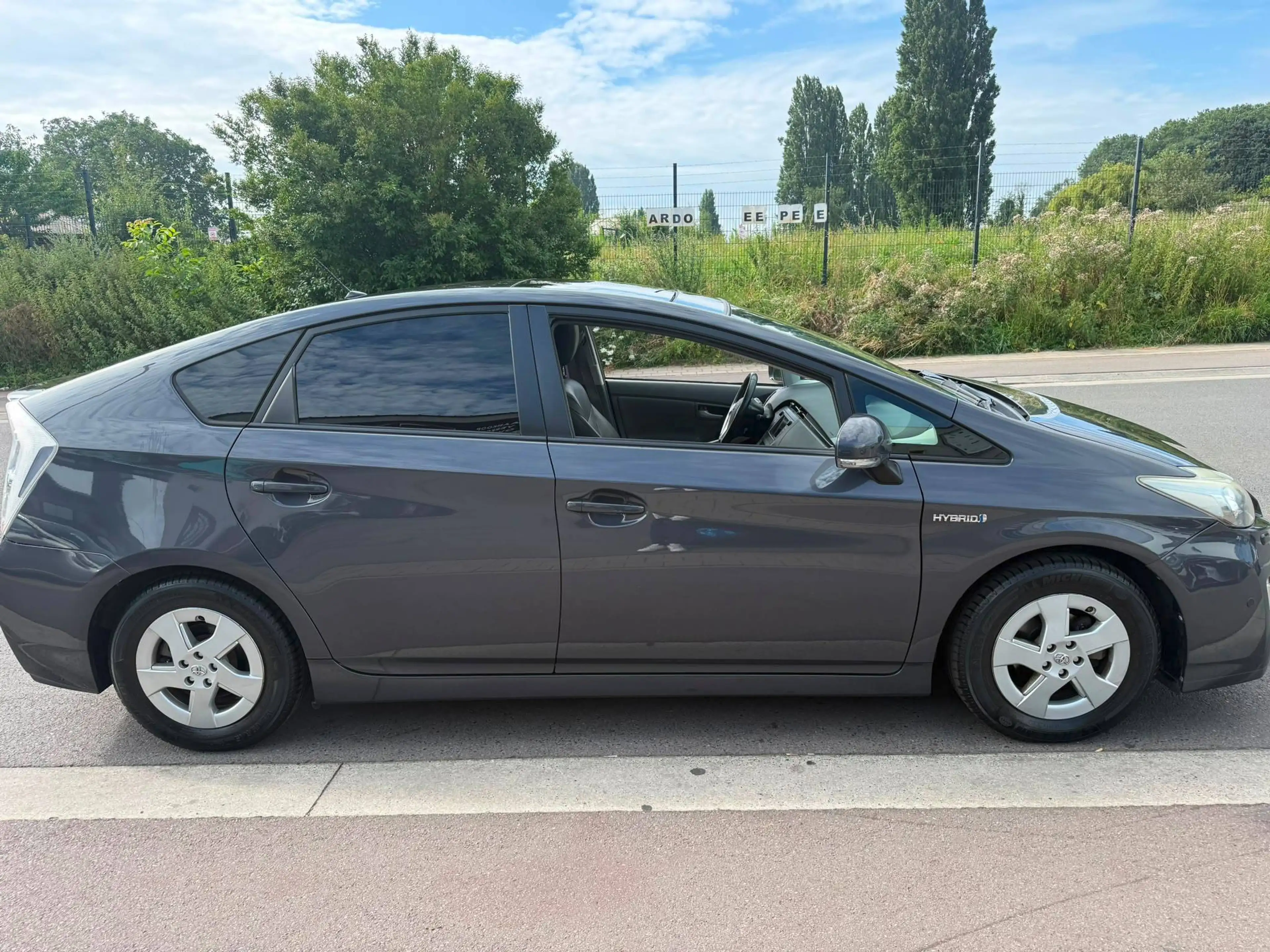 Toyota Prius Prius Hybrid 1.8i VVT-i Sol — photo 4