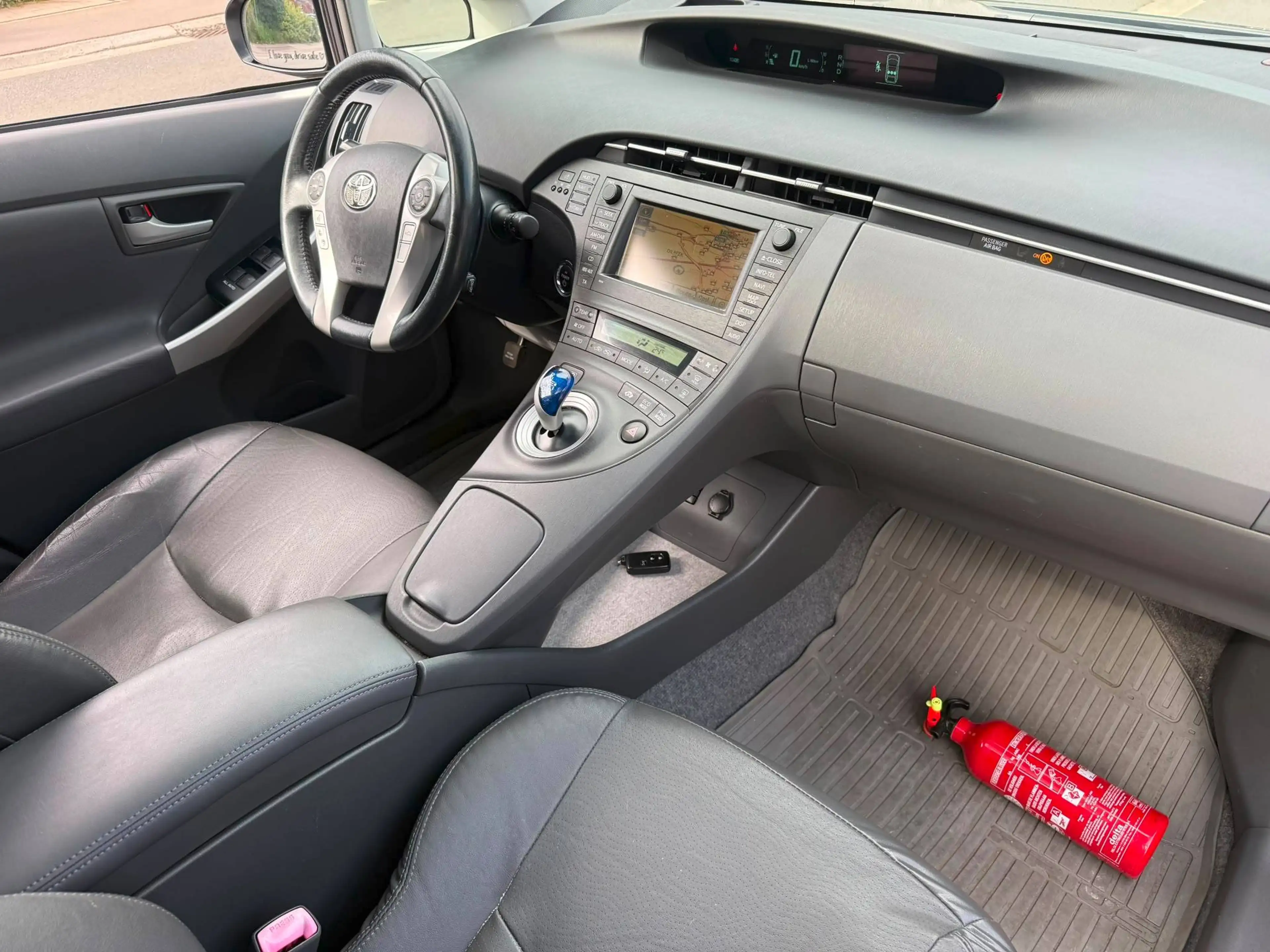 Toyota Prius Prius Hybrid 1.8i VVT-i Sol — photo 11