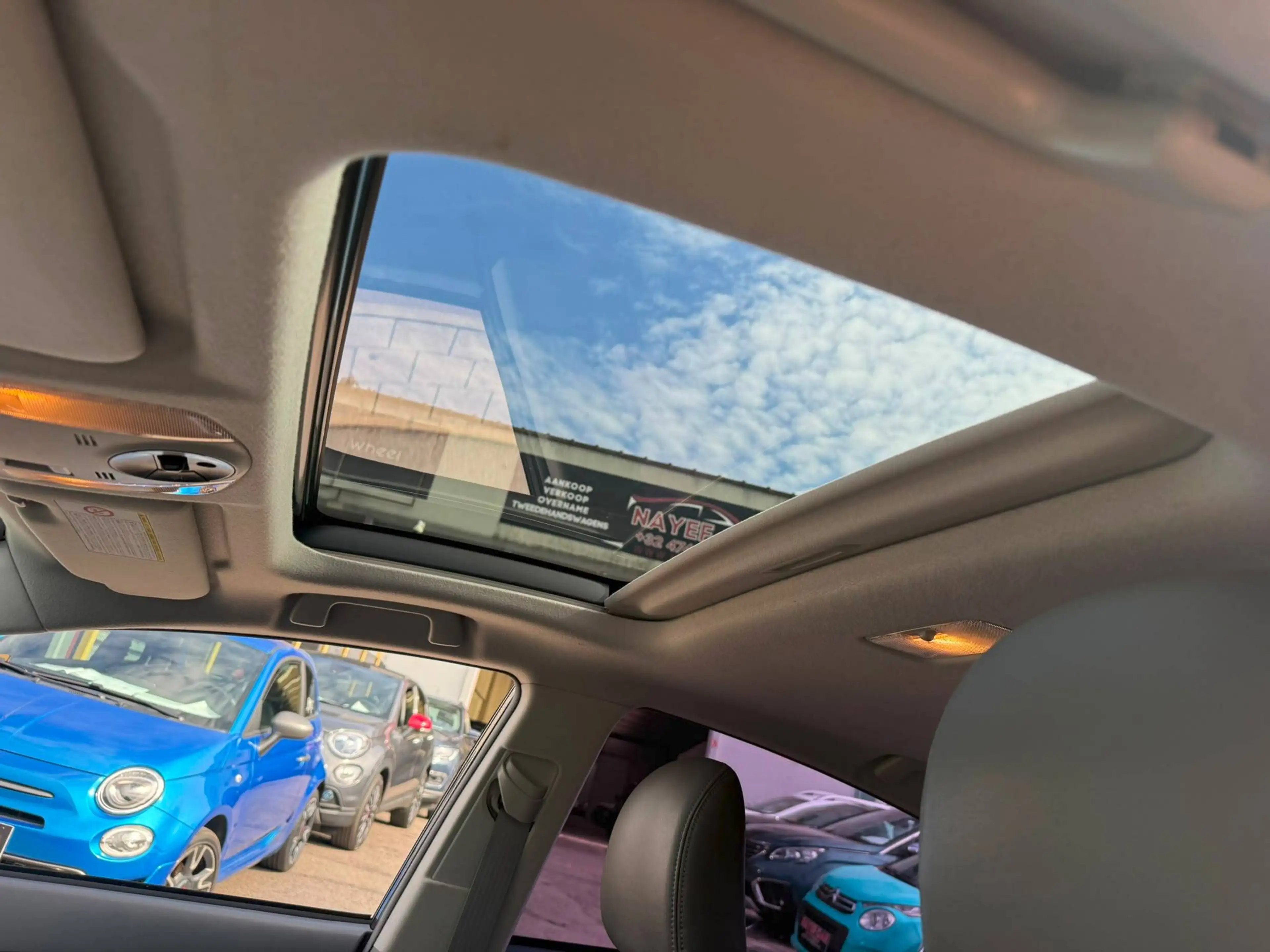 Toyota Prius Prius Hybrid 1.8i VVT-i Sol — photo 14