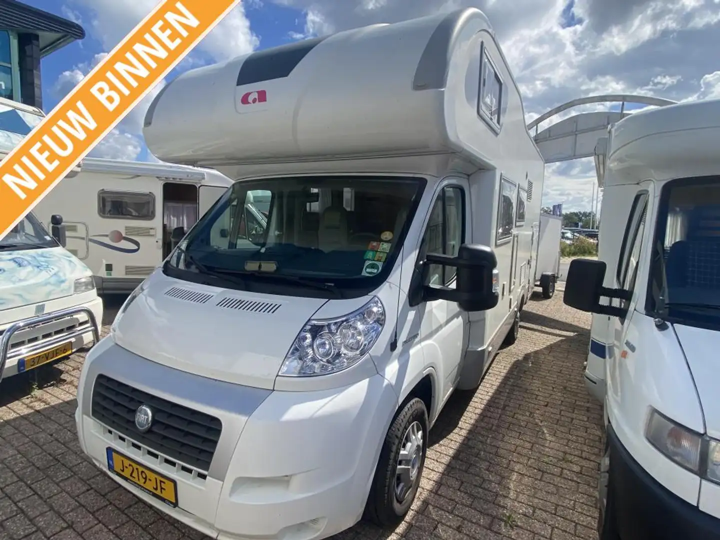 Adria Coral A 660 SP Familiecamper 2 airco s Weiß - 1