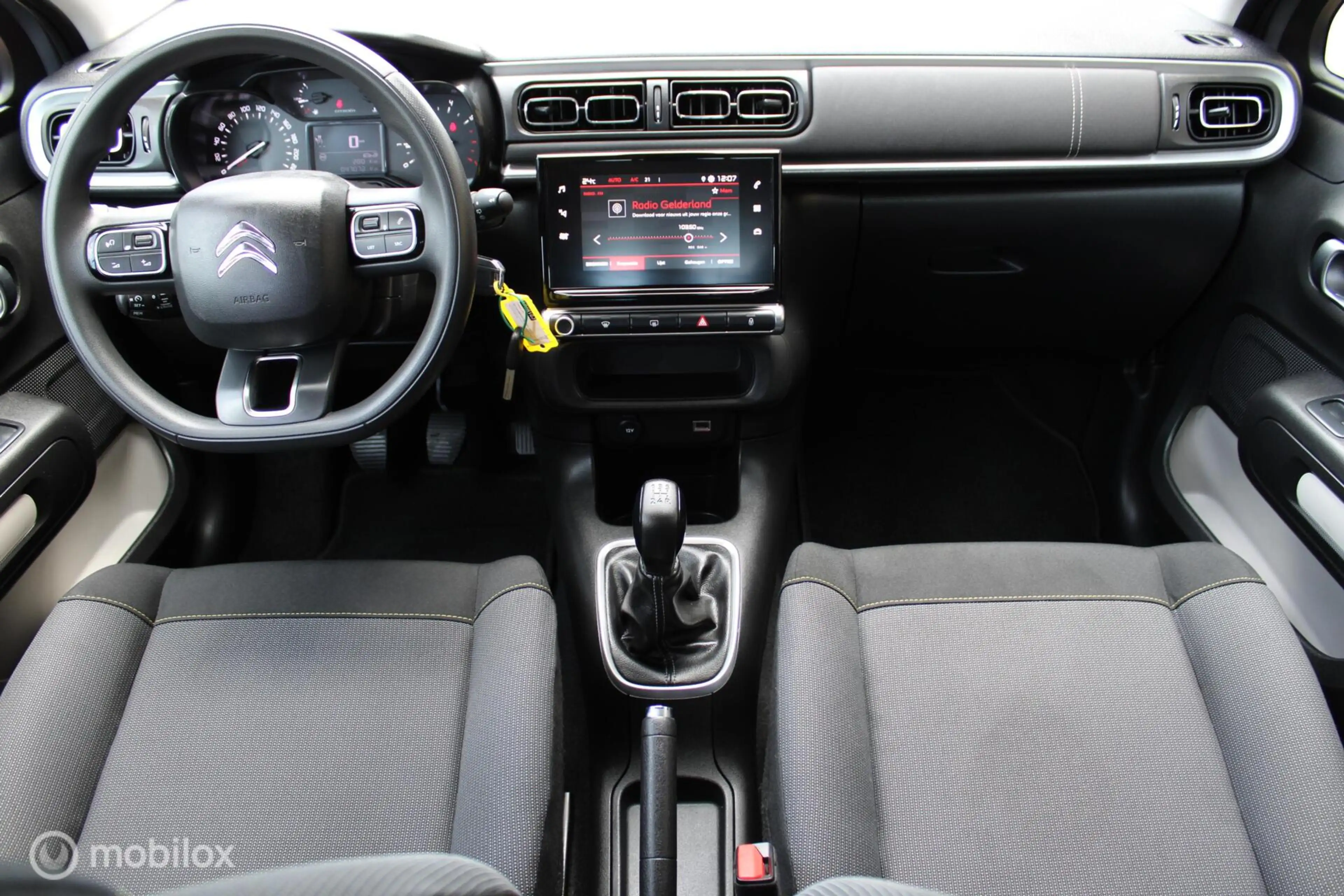Citroen C3 1.2 PureTech C-Series, Pdc, Navi via App connect, — photo 4