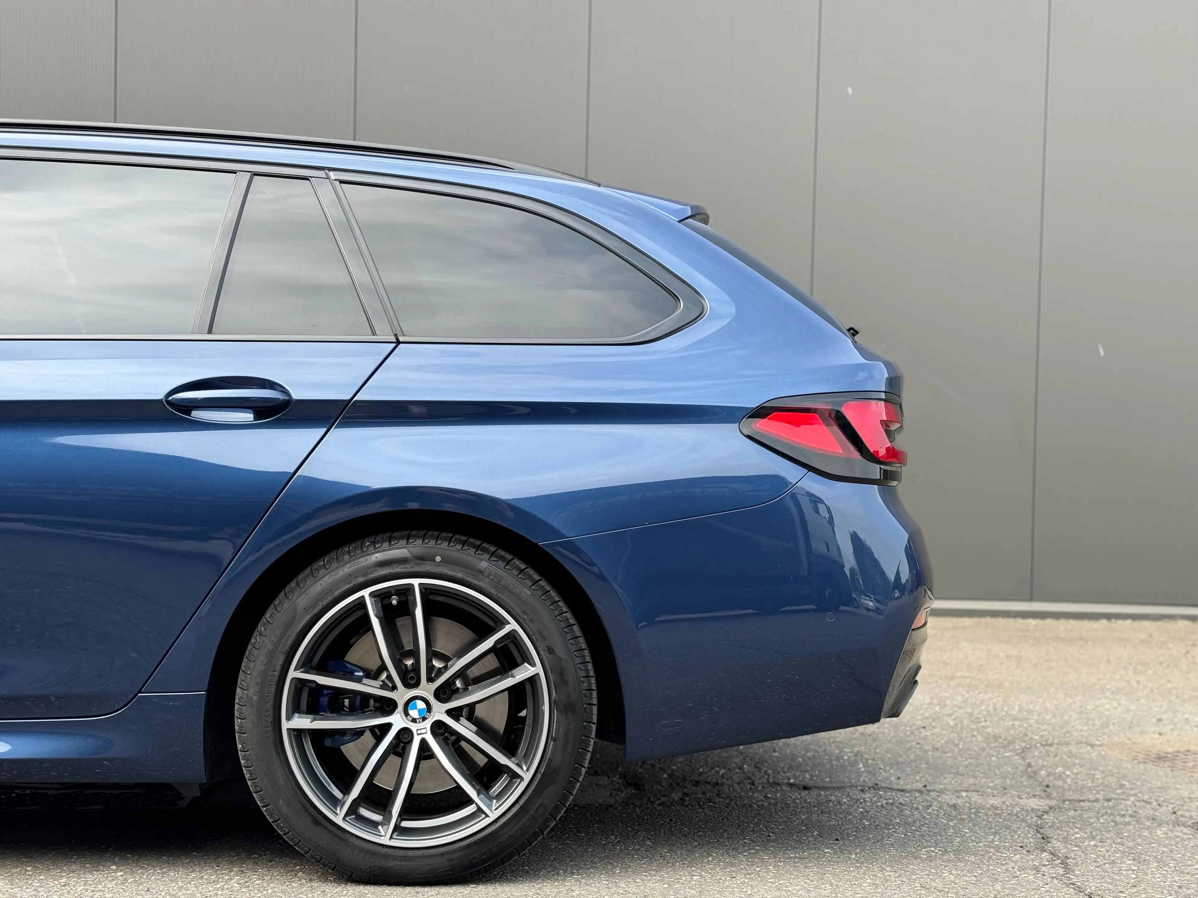 BMW 518 dA 136cv MHEV - Pack M - Toit ouvrant - 360 - TVA — photo 9