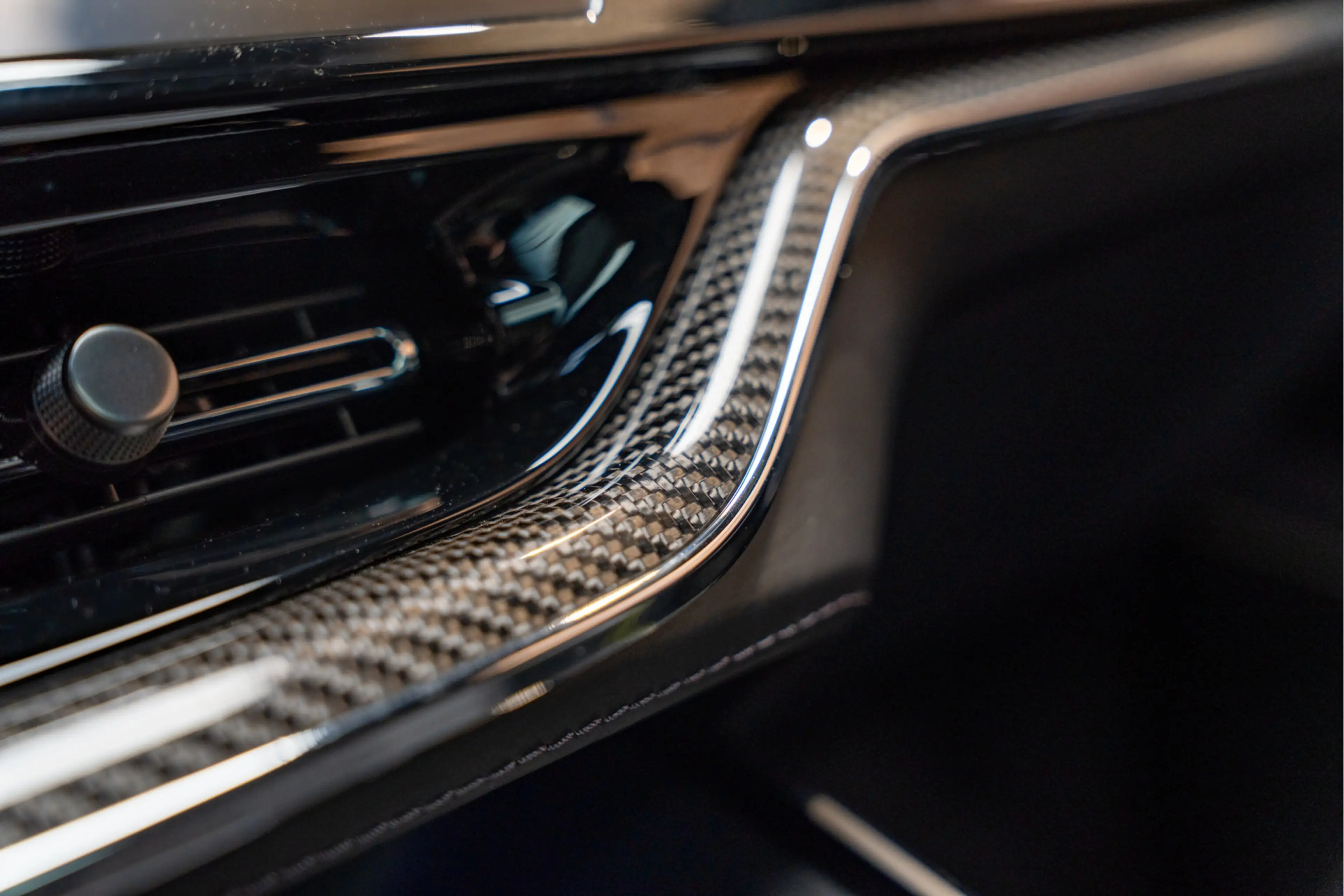 Aston Martin DBX 707 AMR Facelift Carbon Podium Green 4.0 V8 707 — photo 48