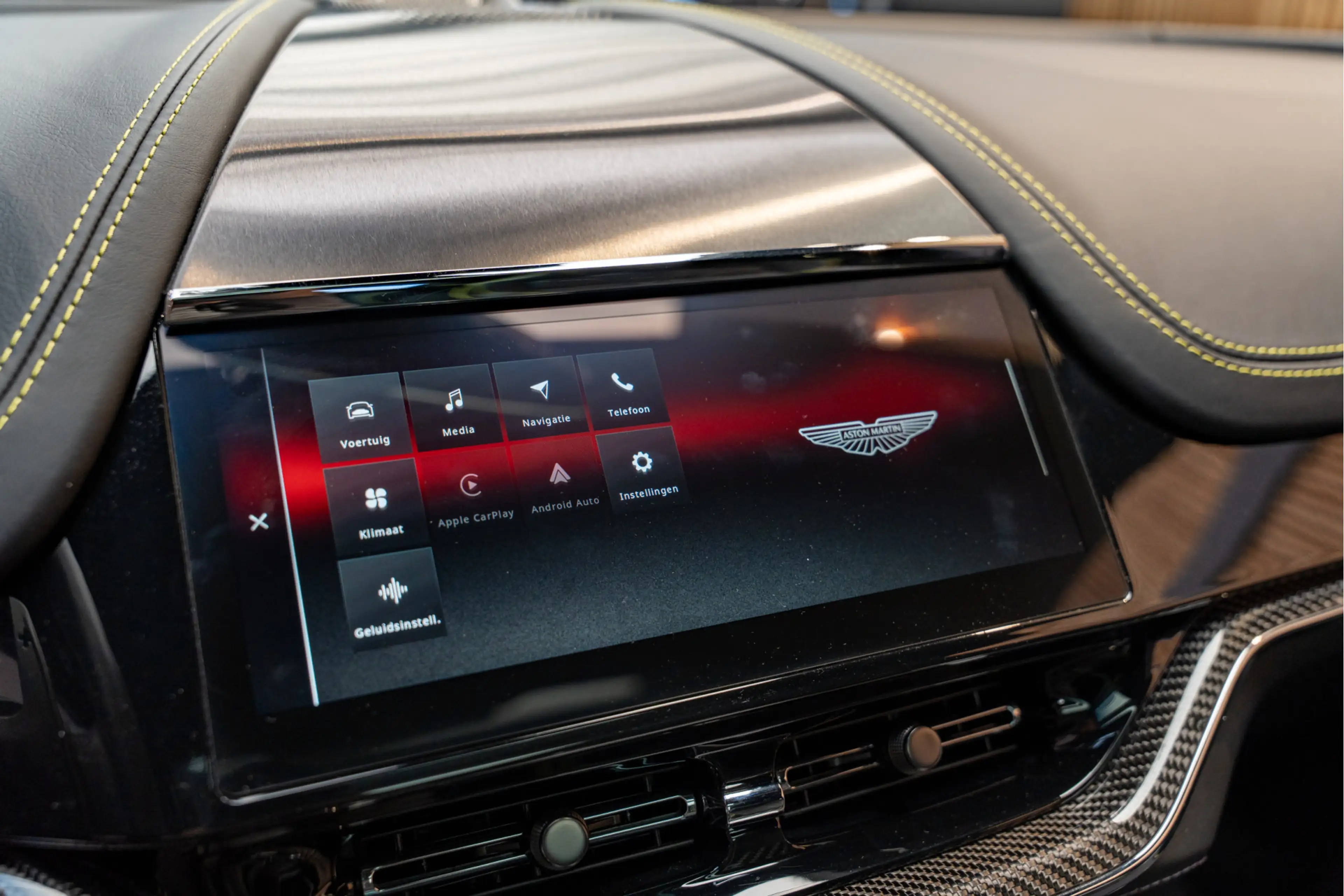 Aston Martin DBX 707 AMR Facelift Carbon Podium Green 4.0 V8 707 — photo 45