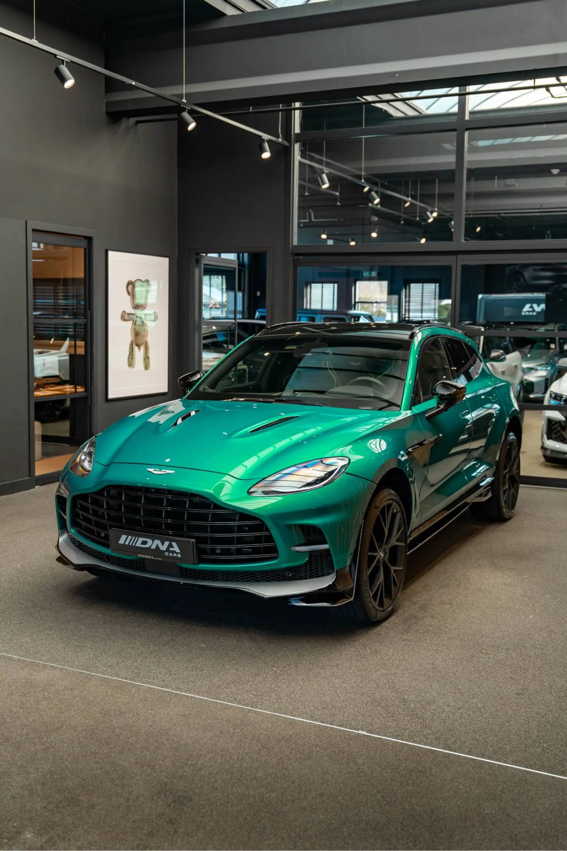 Aston Martin DBX 707 AMR Facelift Carbon Podium Green 4.0 V8 707 — photo 21
