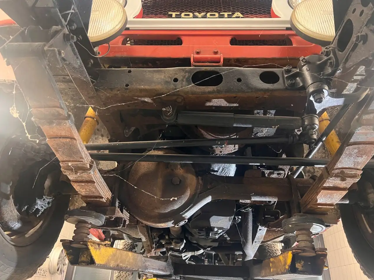 Toyota Land Cruiser FJ40 / war 35Jahre in einer Scheune, foto 12