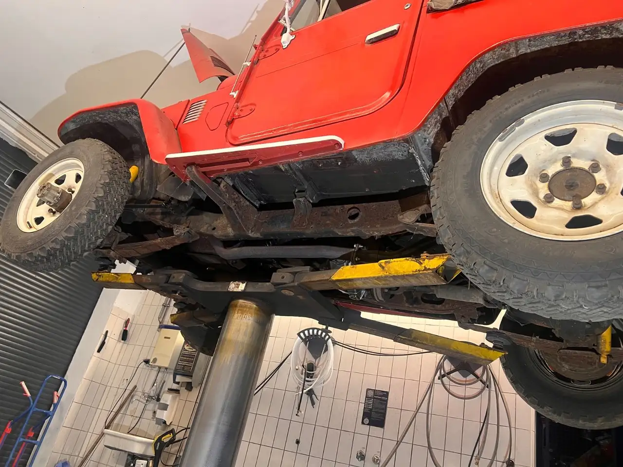 Toyota Land Cruiser FJ40 / war 35Jahre in einer Scheune, foto 11