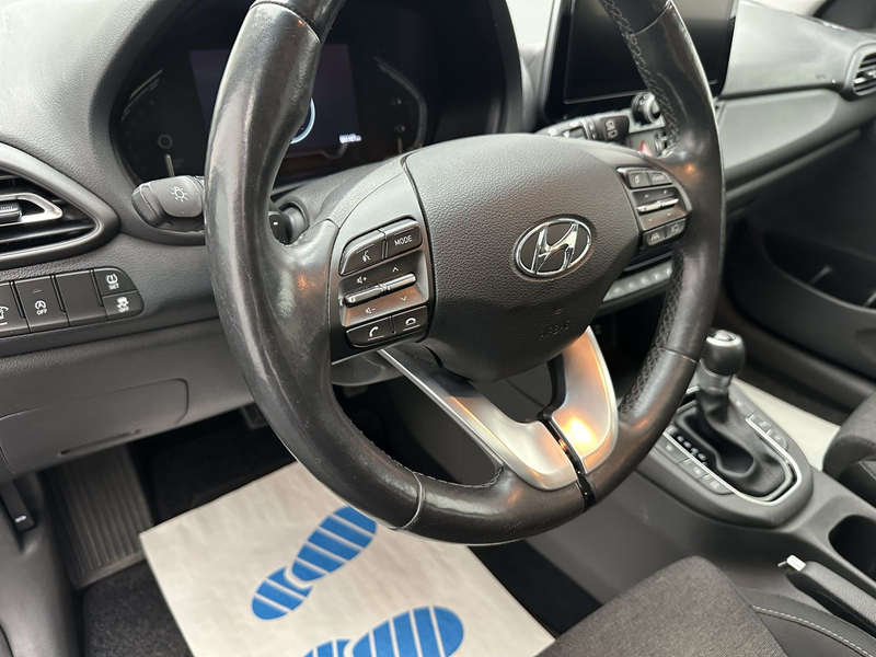 Hyundai i30 Mild-Hybrid "PANO-NAVI-CAM-SITZH-ALU" — photo 15