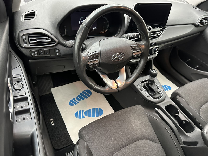 Hyundai i30 Mild-Hybrid "PANO-NAVI-CAM-SITZH-ALU" — photo 14