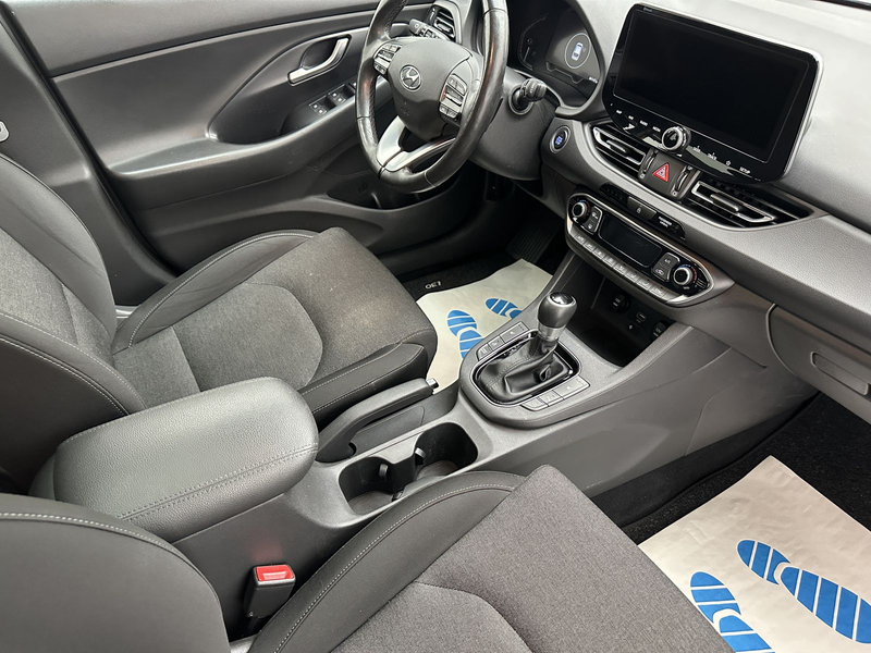 Hyundai i30 Mild-Hybrid "PANO-NAVI-CAM-SITZH-ALU" — photo 12