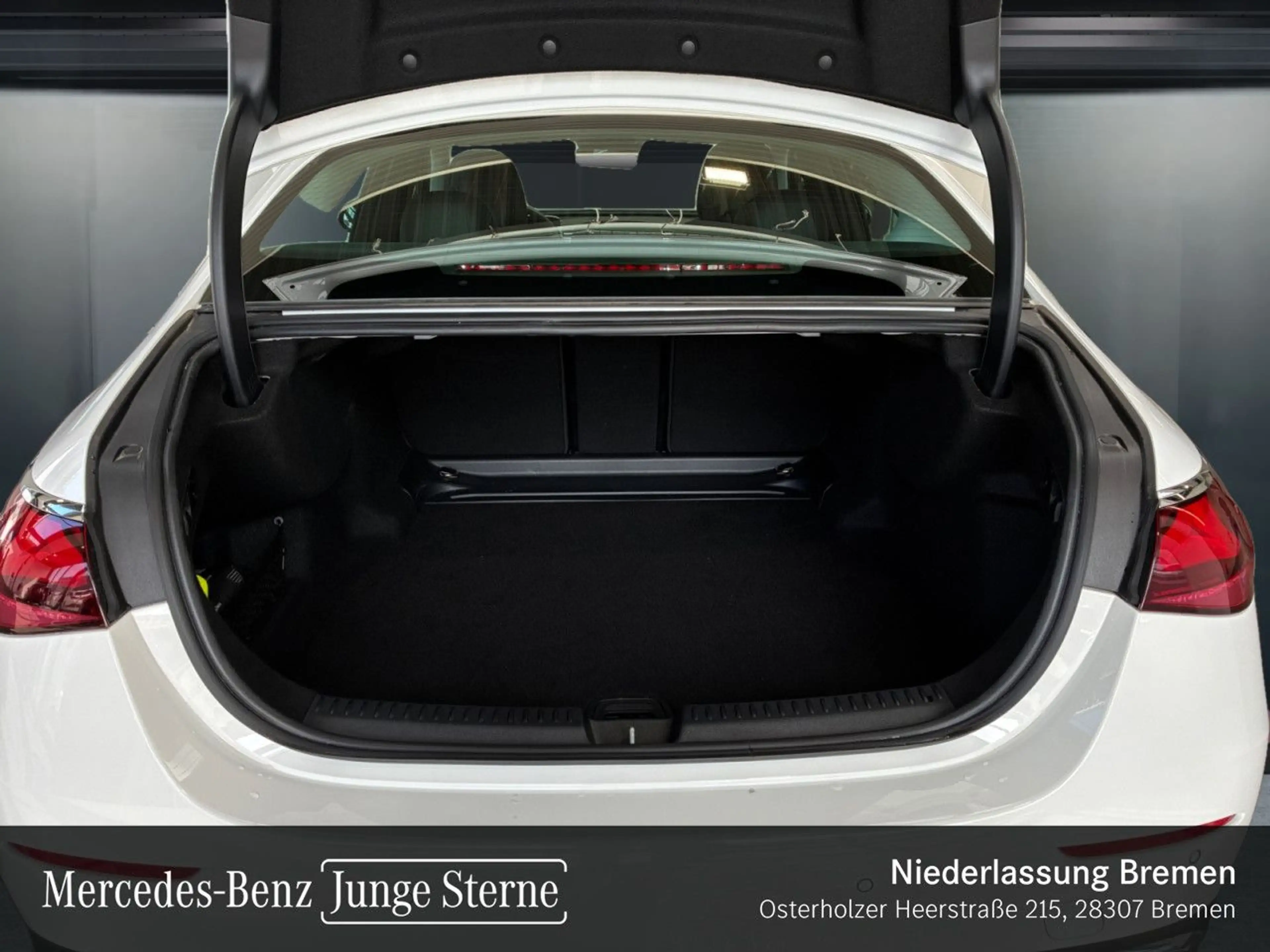 Mercedes-Benz E 200 Avantgarde LED Kamera Spurhalt-Ass PTS 9G — photo 15