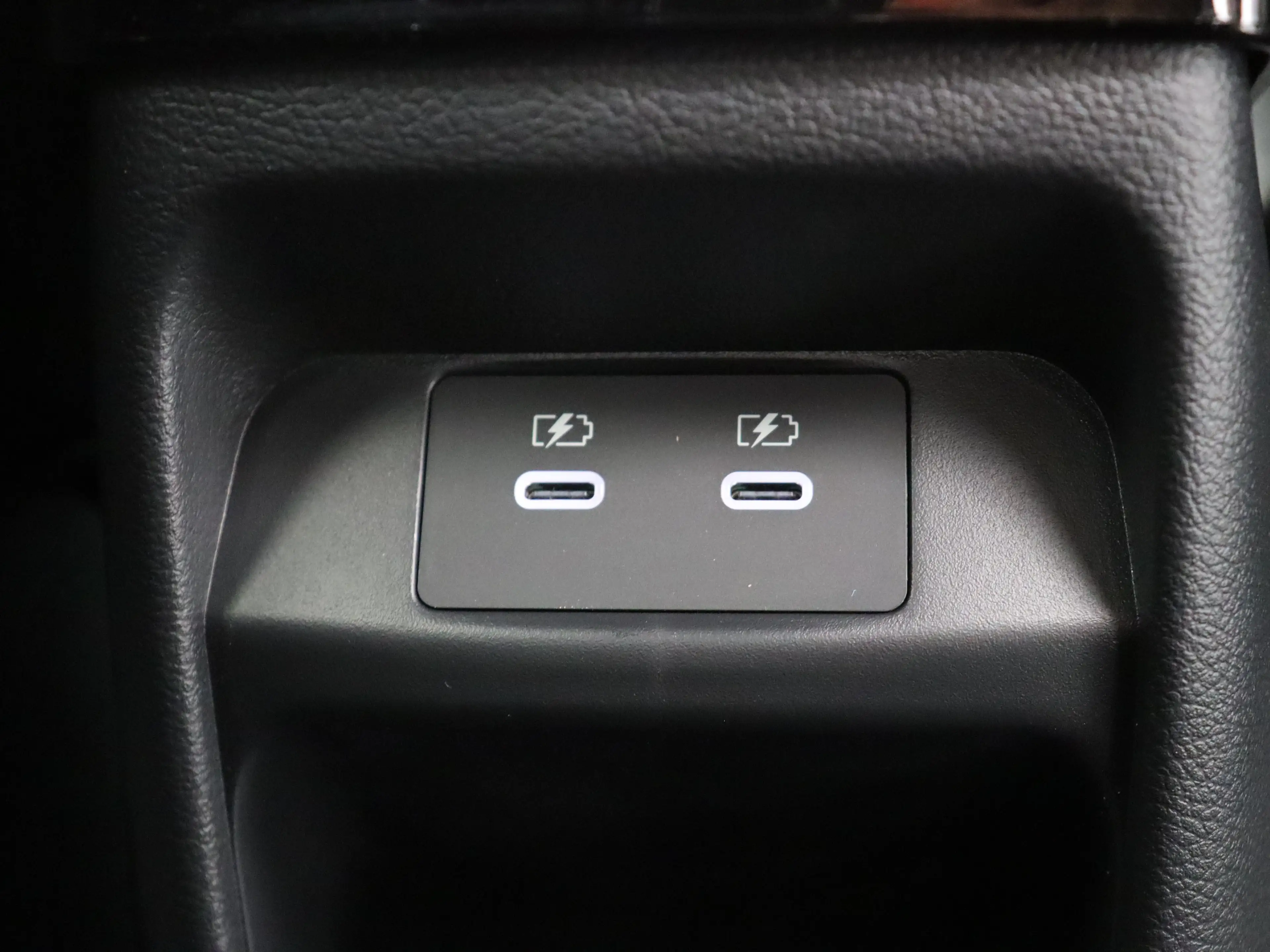 Nissan Juke Pulse Hybrid 143 | "Interior Pack Plus” - donkerbl — photo 4