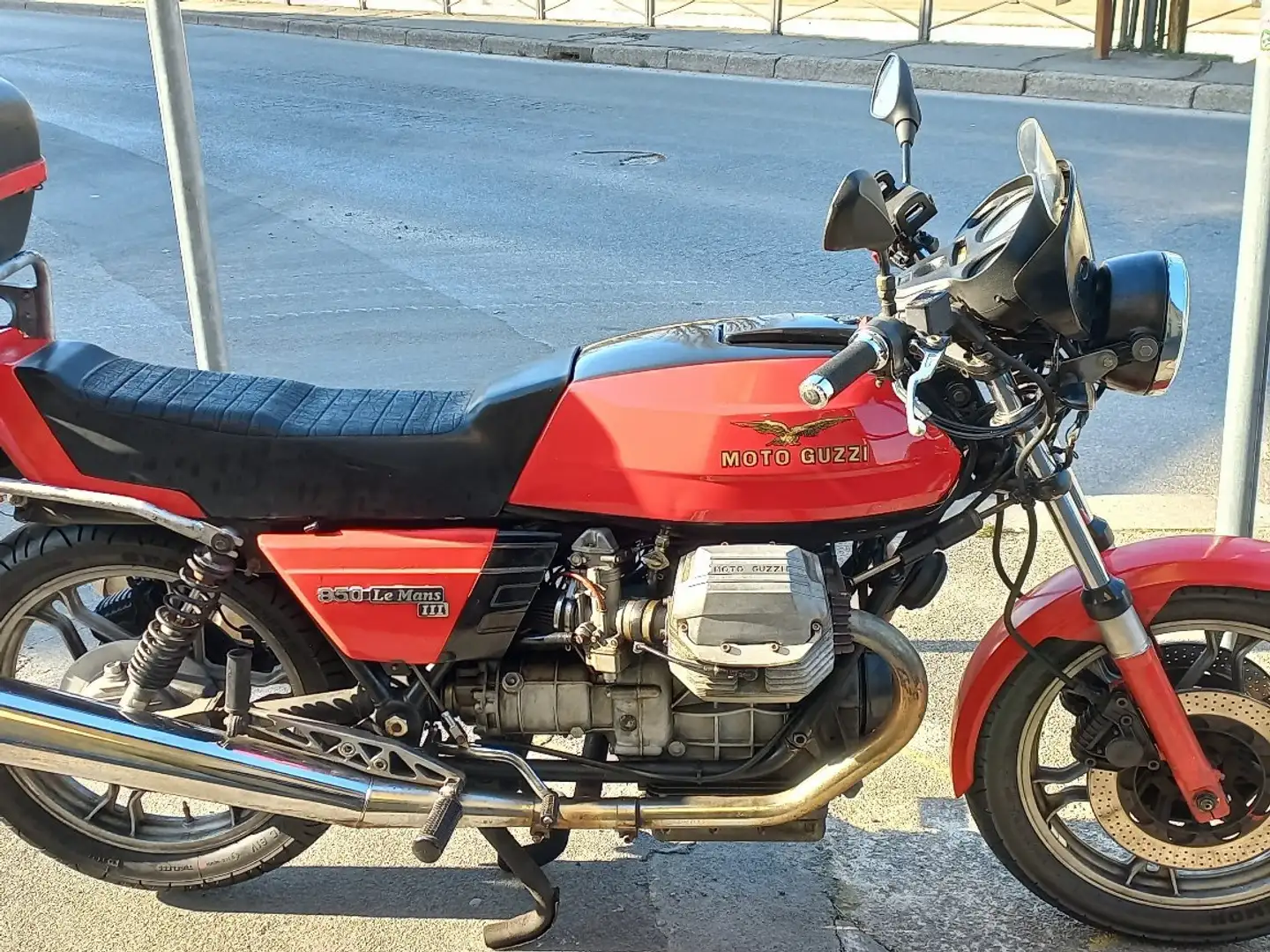 Moto Guzzi 850 Le Mans Červená - 1