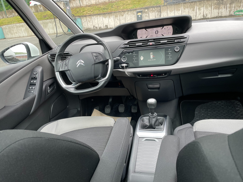 Citroen Grand C4 SpaceTourer Seduction — photo 9