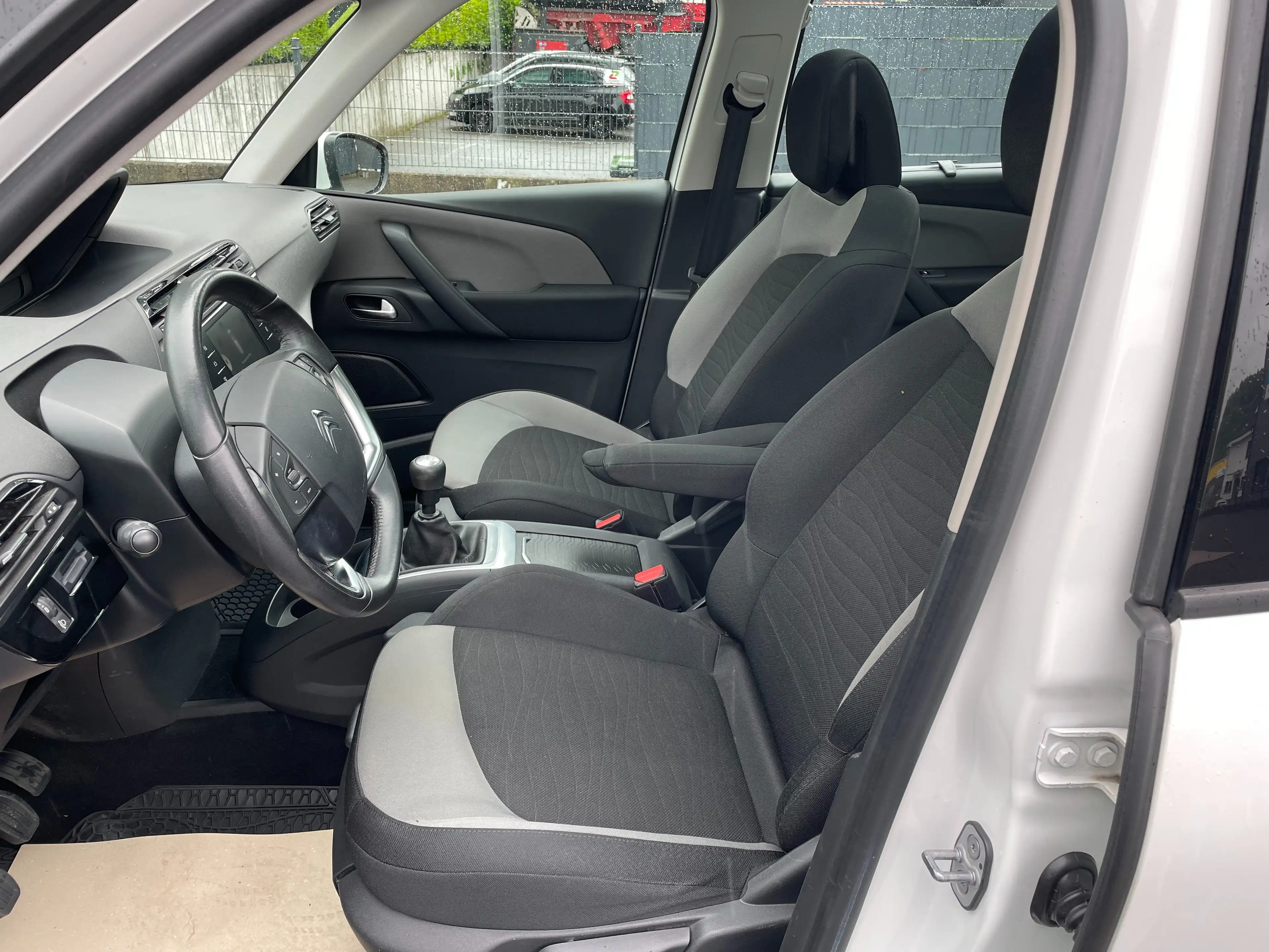 Citroen Grand C4 SpaceTourer Seduction — photo 11