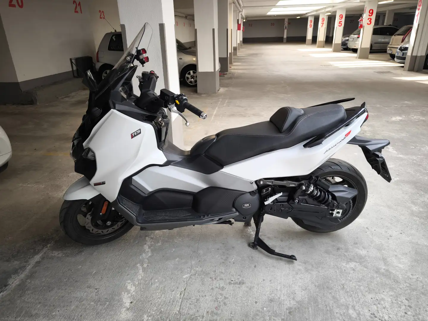 SYM Maxsym TL scooter Blanco - 1