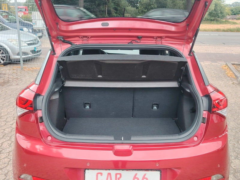 Hyundai i20 Passion +/ 1 Hand / Kamera / — photo 9