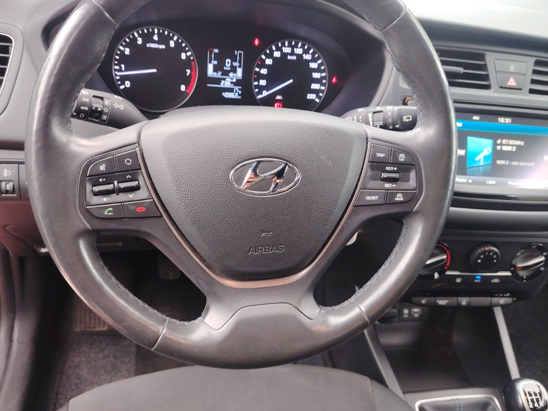 Hyundai i20 Passion +/ 1 Hand / Kamera / — photo 14