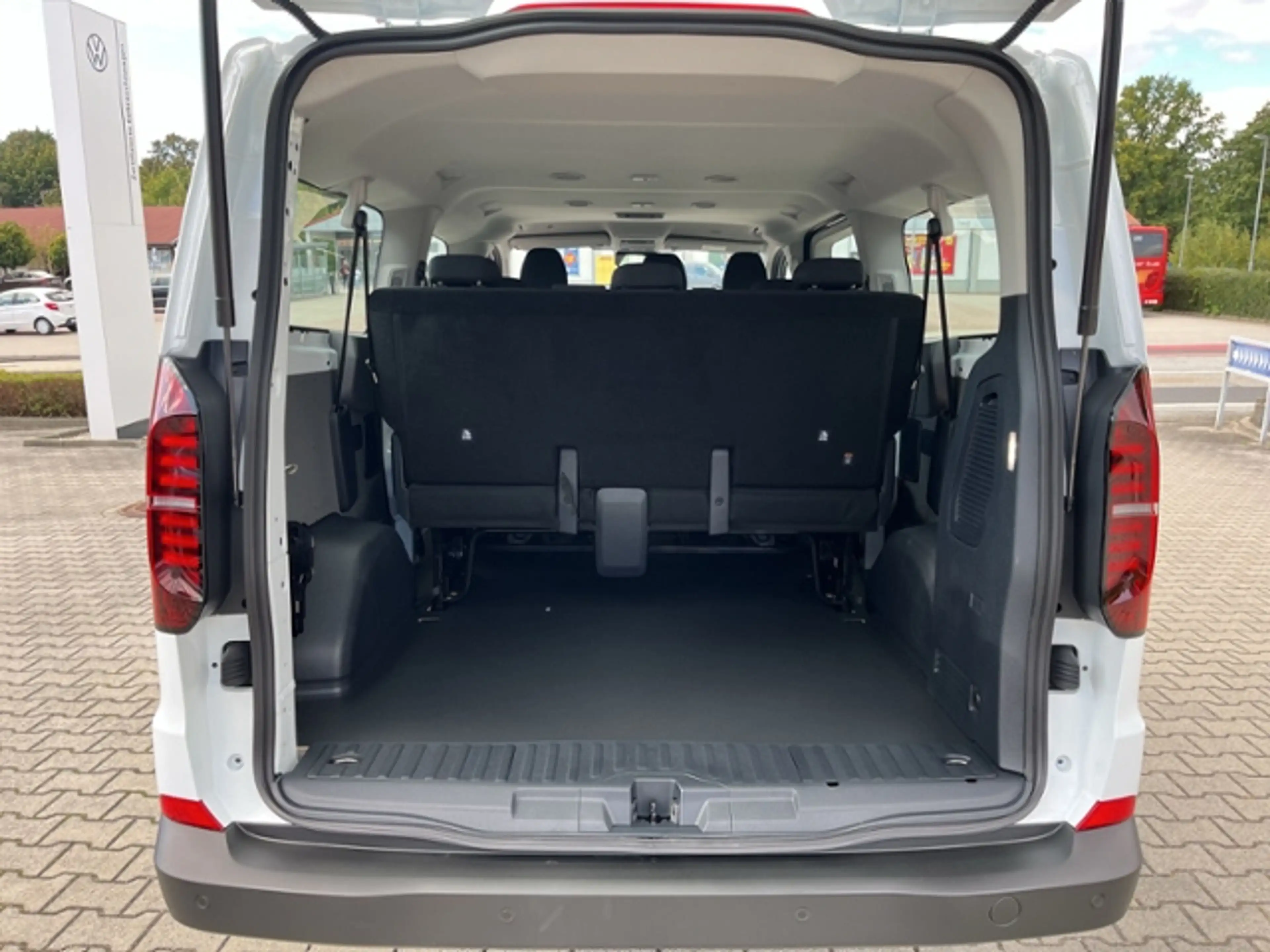 Volkswagen T7 Kombi Transporter T7 Kombi 2.0 TDI, 8G-Aut. — photo 6