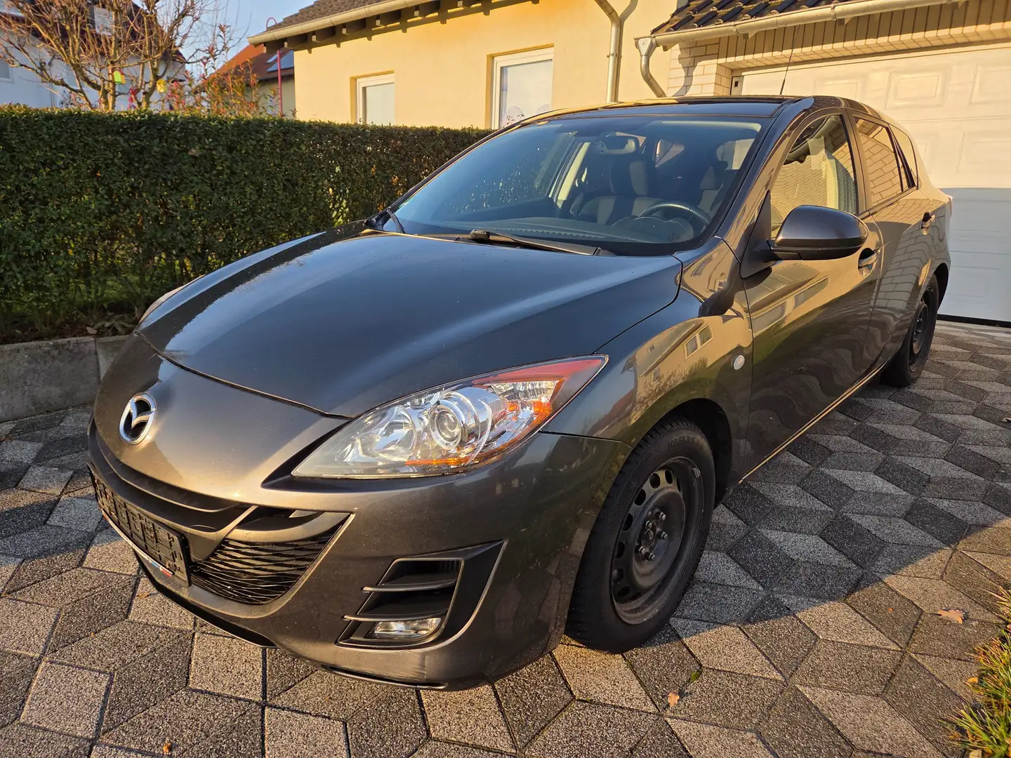 Mazda 3 3 Fließheck Diesel 2.2 MZR-CD DPF Edition Grau - 1